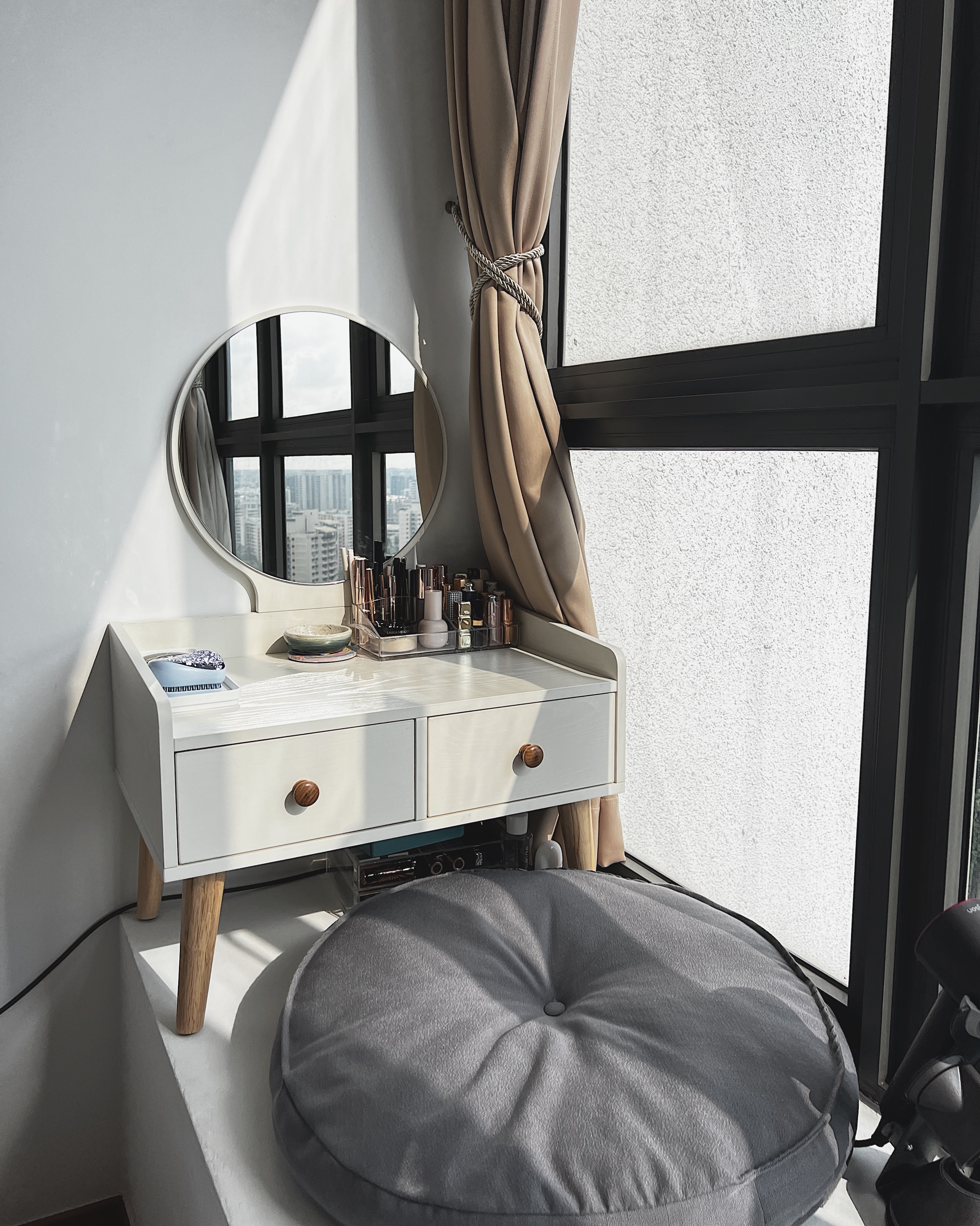 Bright-&-Sunny-Cosy-Corner