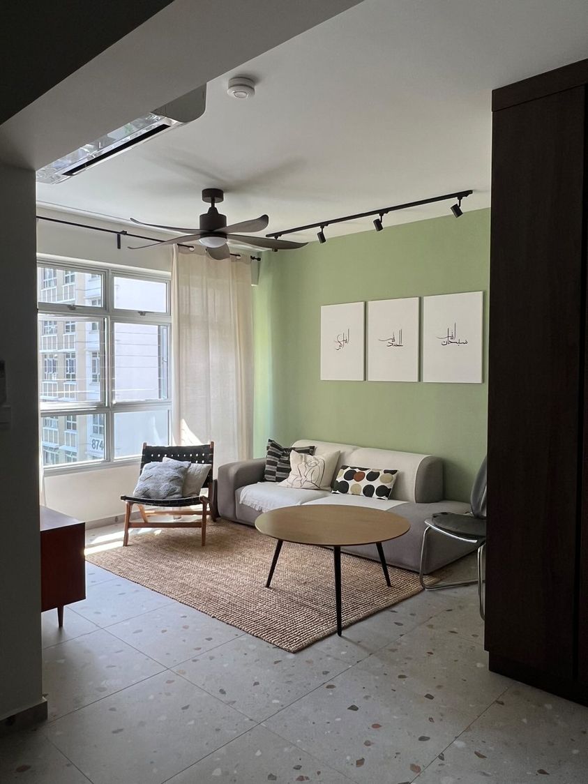 Bold-green-wall-to-brighten-the-space