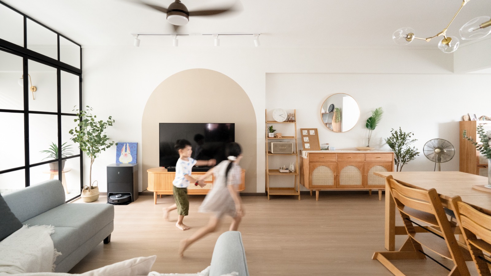 Cozy open-concept home with airbnb vibes