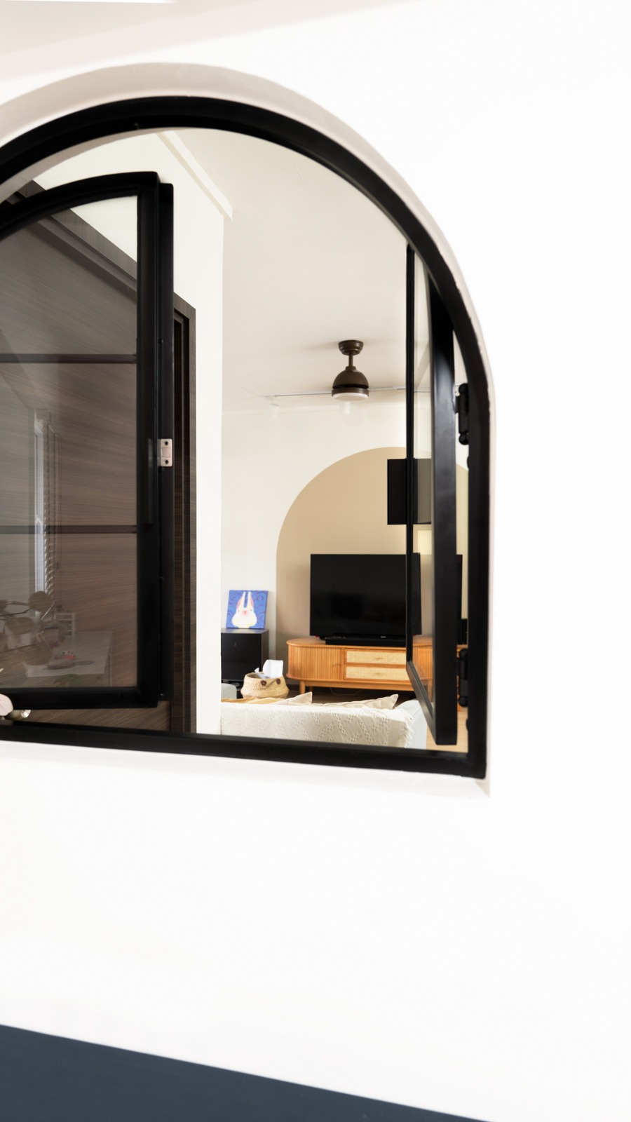 Cozy open-concept home with airbnb vibes