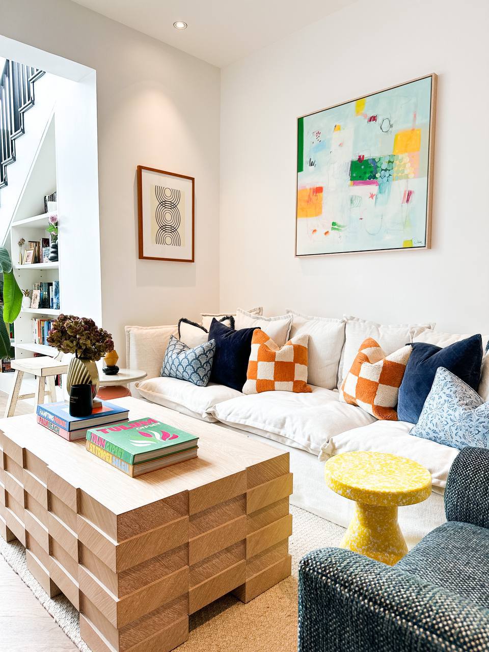 Colourful living room vibes