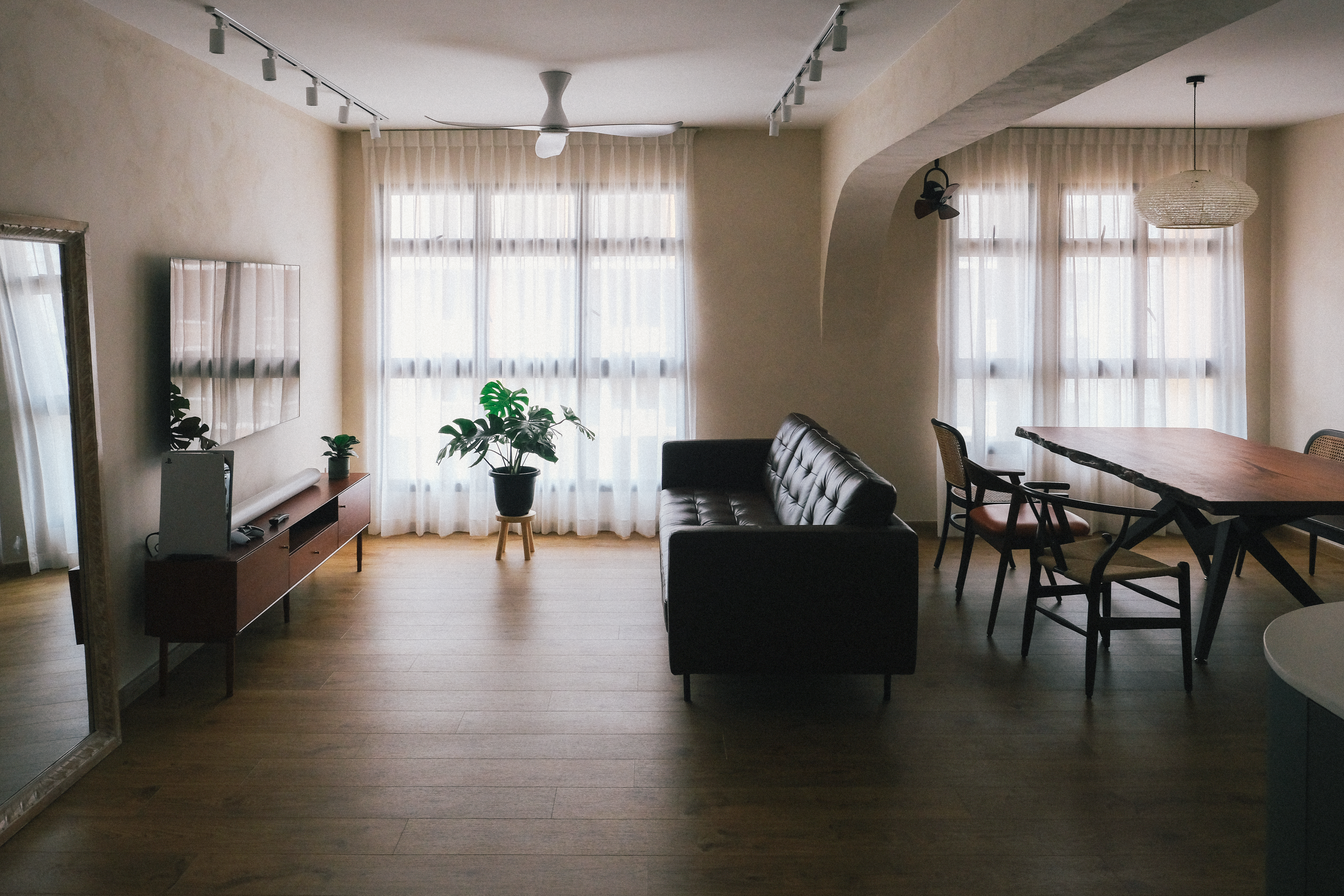 A-cosy-Mid-Century-Mediterranean-inspired-abode