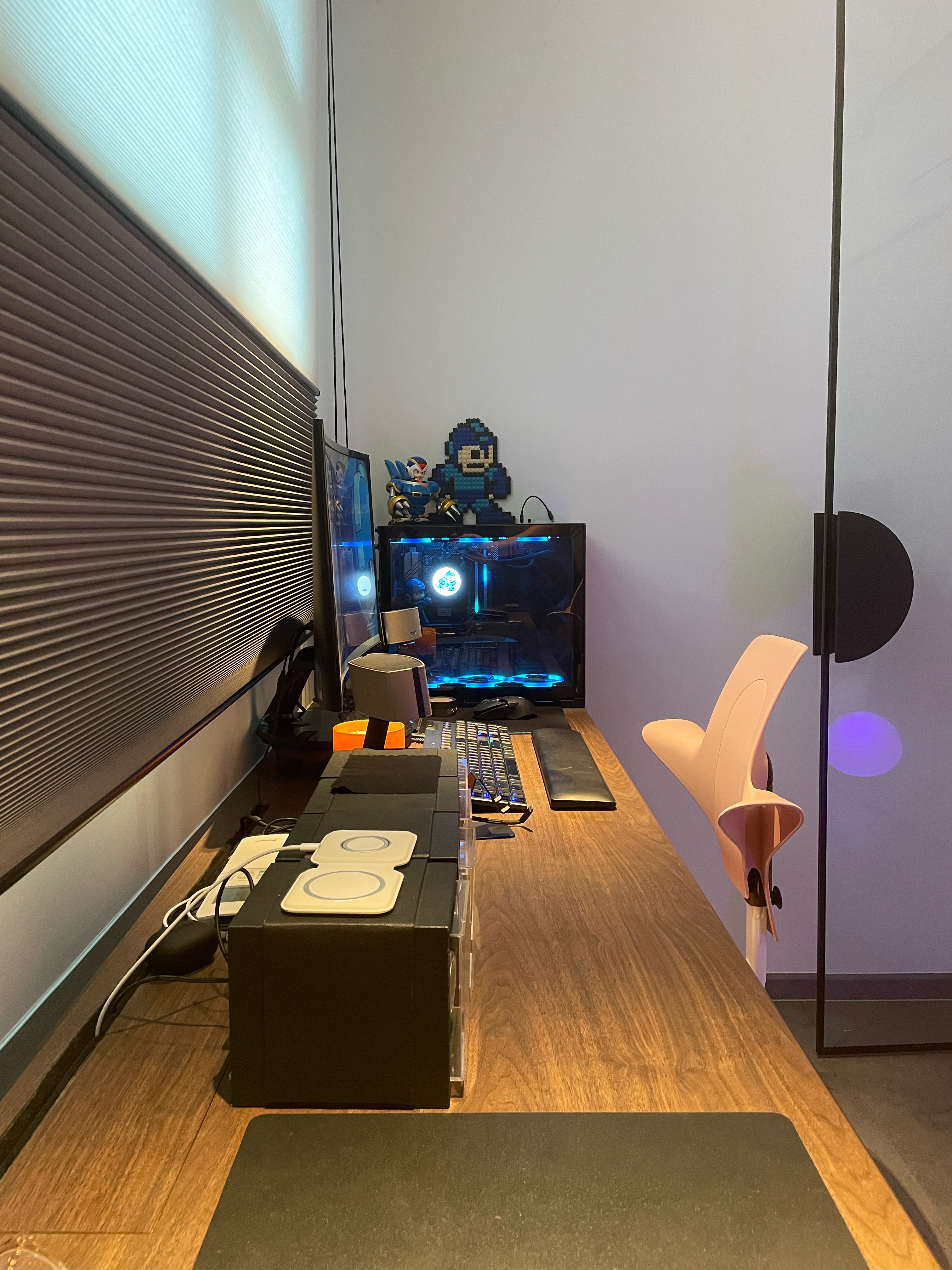 Her/his-left-right-yours-mine,-a-room-cut-in-half,-a-study-emerges.