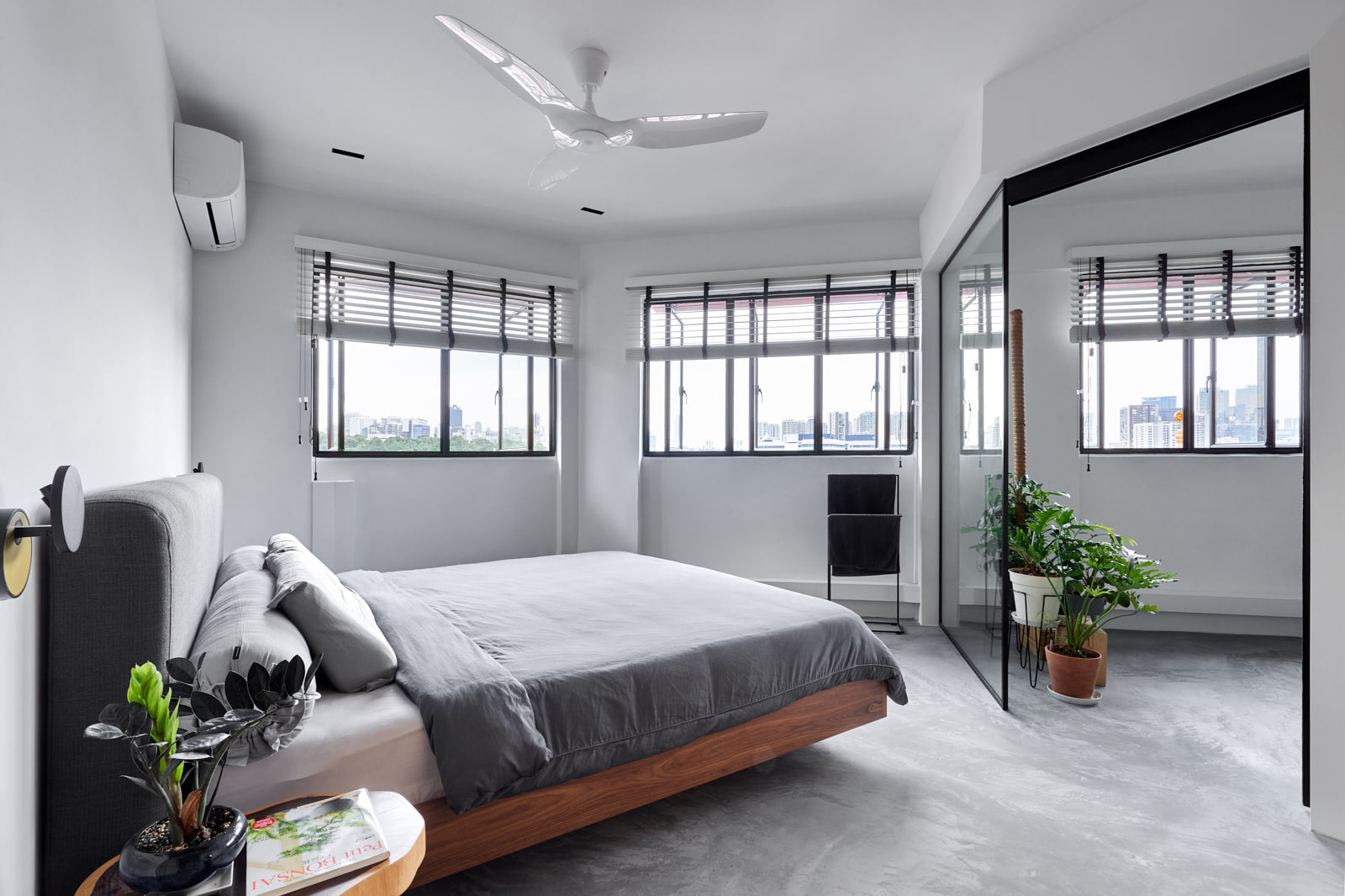 Simple bedroom: Our quiet sanctuary