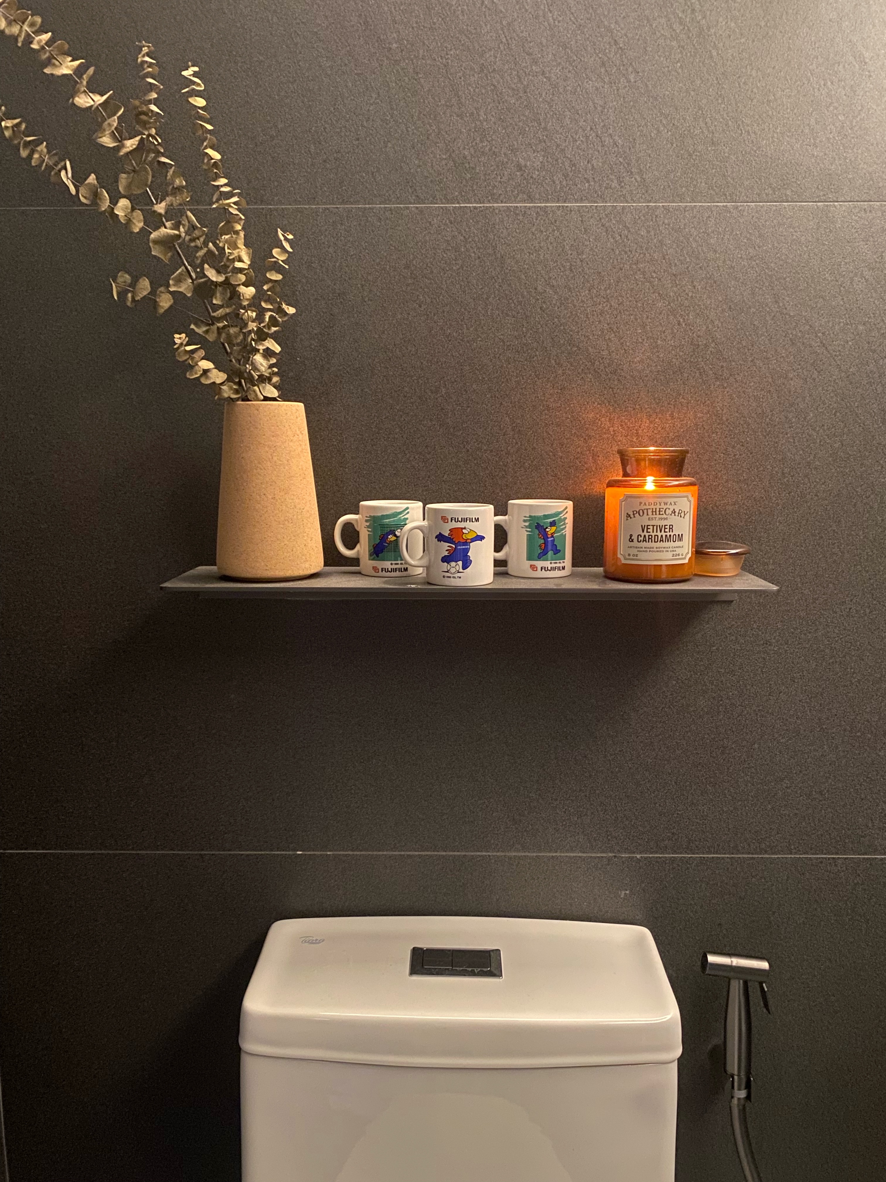 Seemingly-entering-a-resort-vibe-kind-of-restroom,-calm-and-relaxing