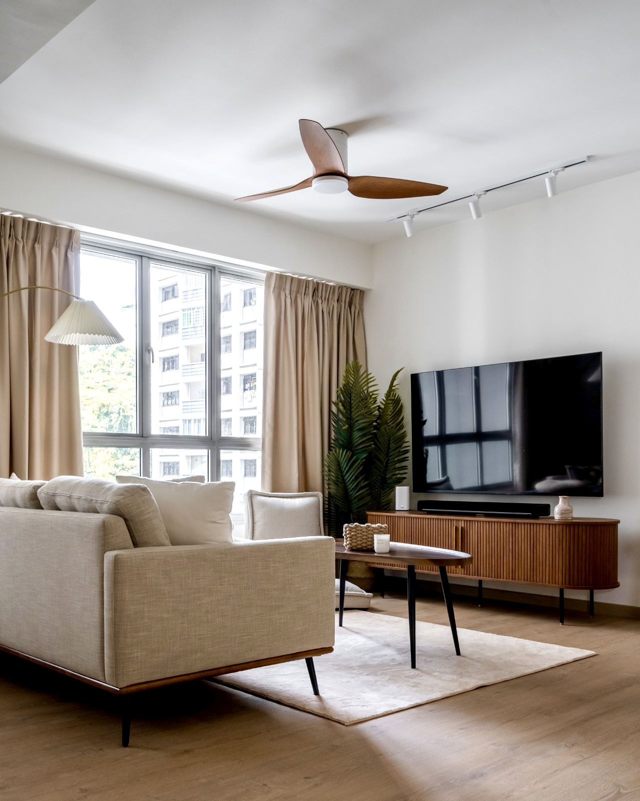 Minimal-carpentry-and-all-about-styling-your-living-room.