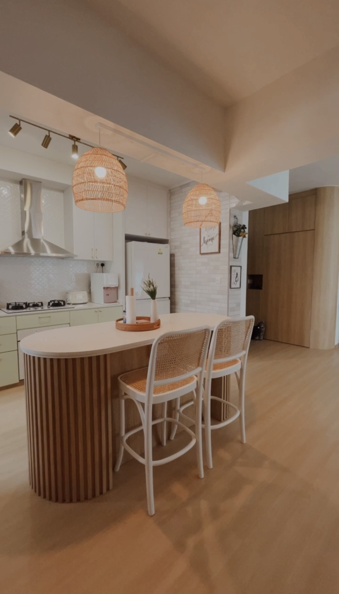 Our bright and airy kitchen ❤️ - modern kitchen, contemporary design, minimalist style, open plan kitchen, island counter
