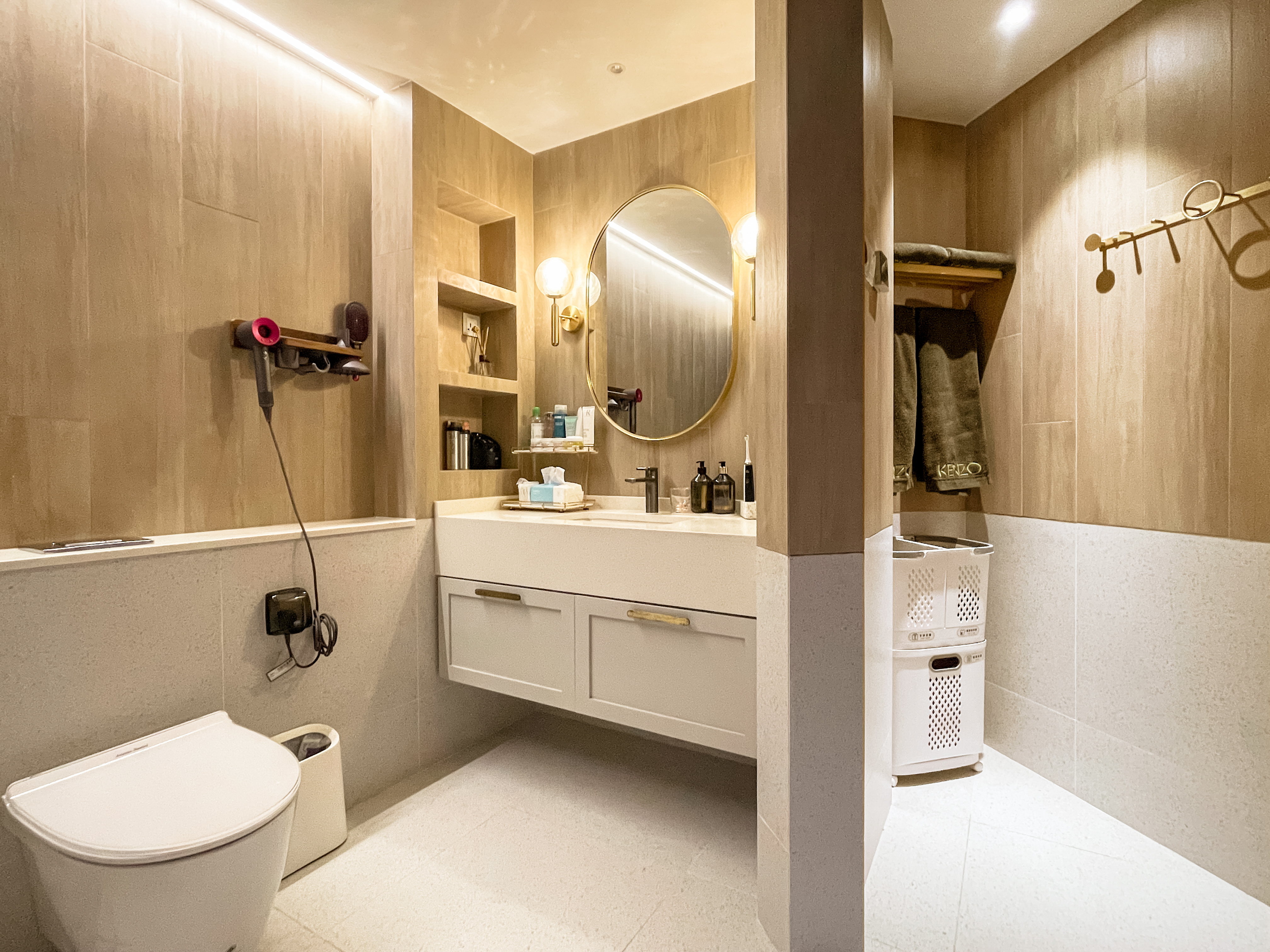 Bathroom Bliss: the Perfect Relaxation Space - Wooden wall tiles, modern design, minimalist decor, sleek fixtures, white