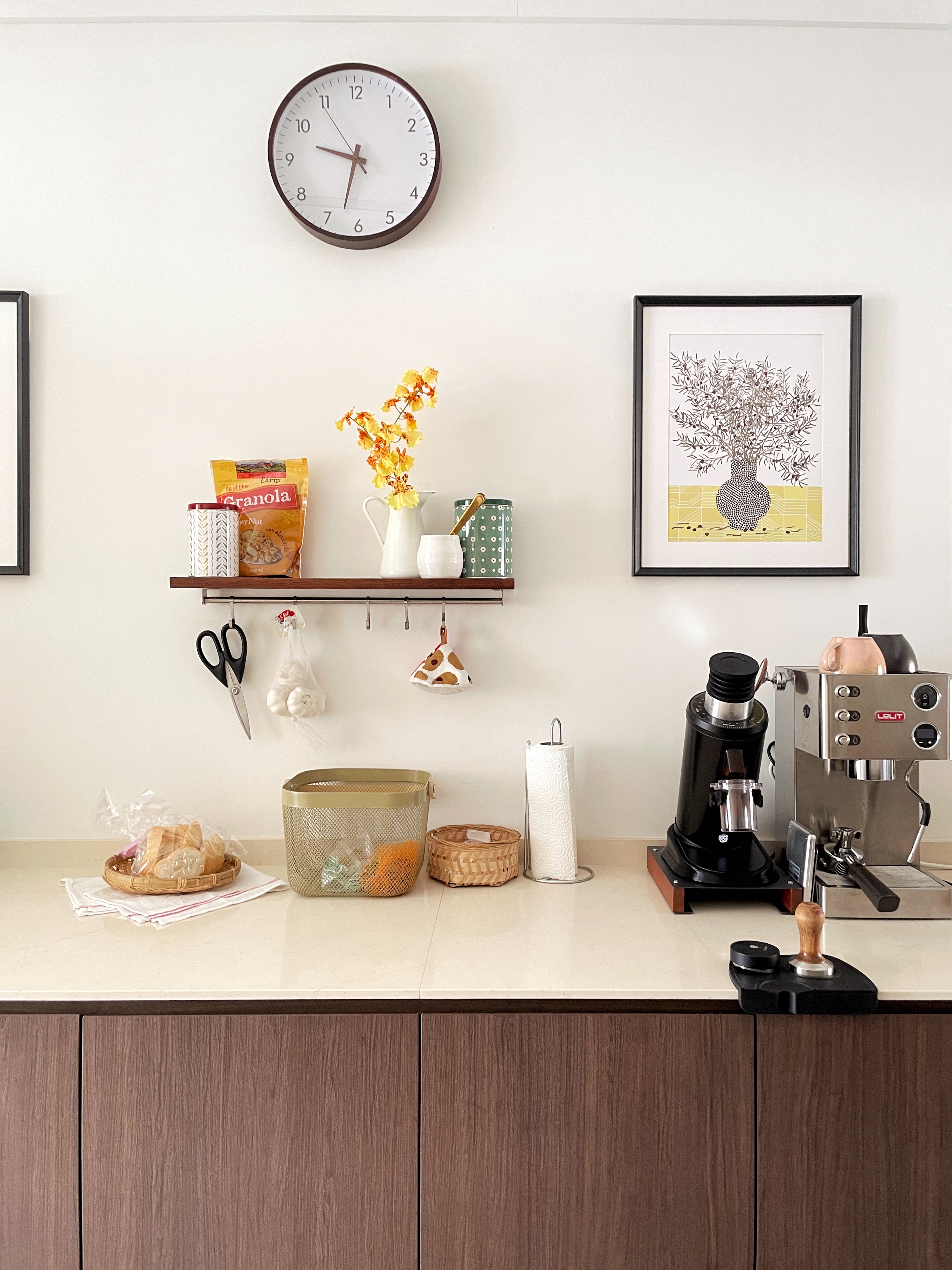 Fresh-and-charming-kitchen-for-the-best-food-memories