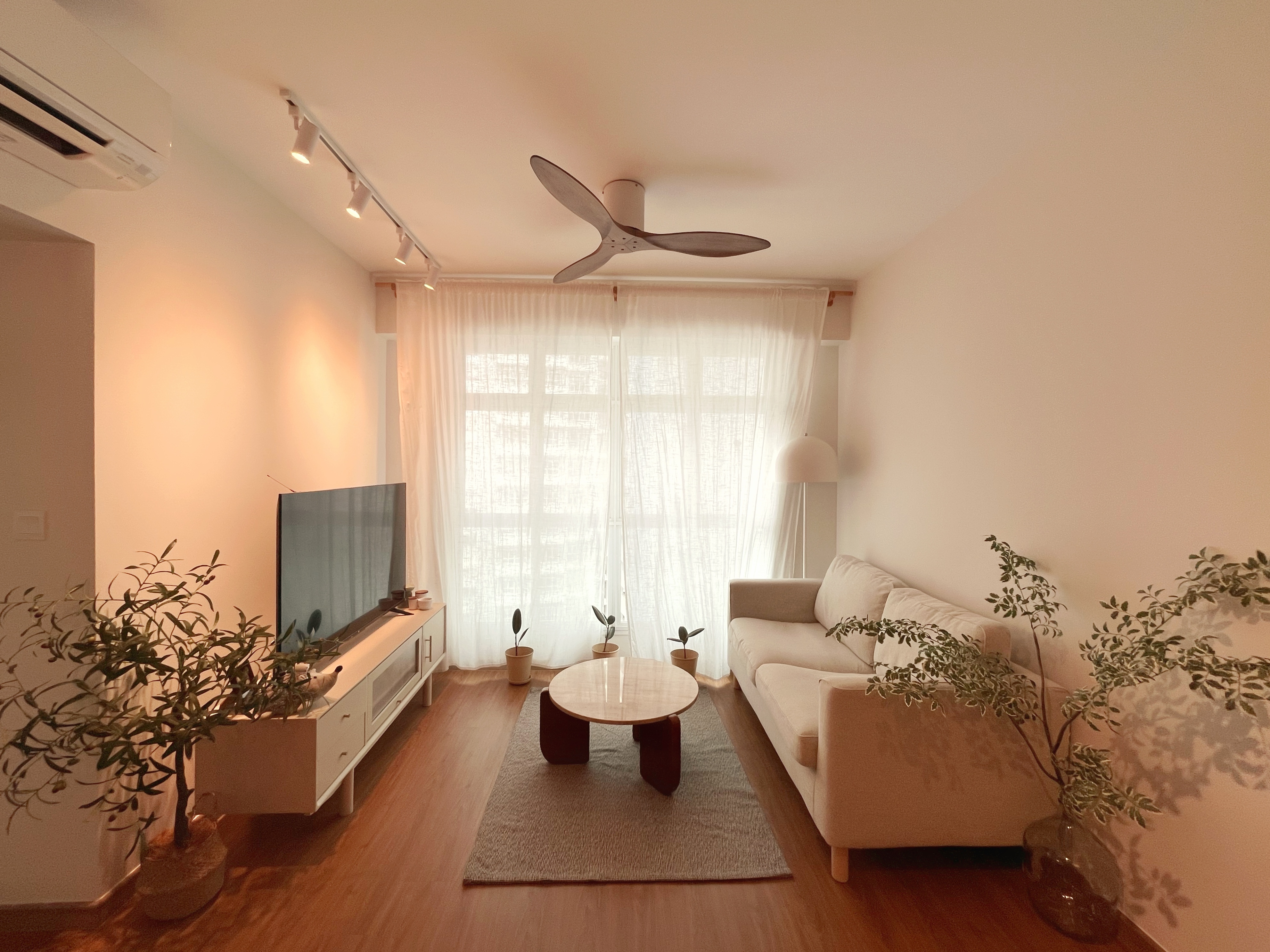 Living Room: Netflix, chill, fall asleep till 3am