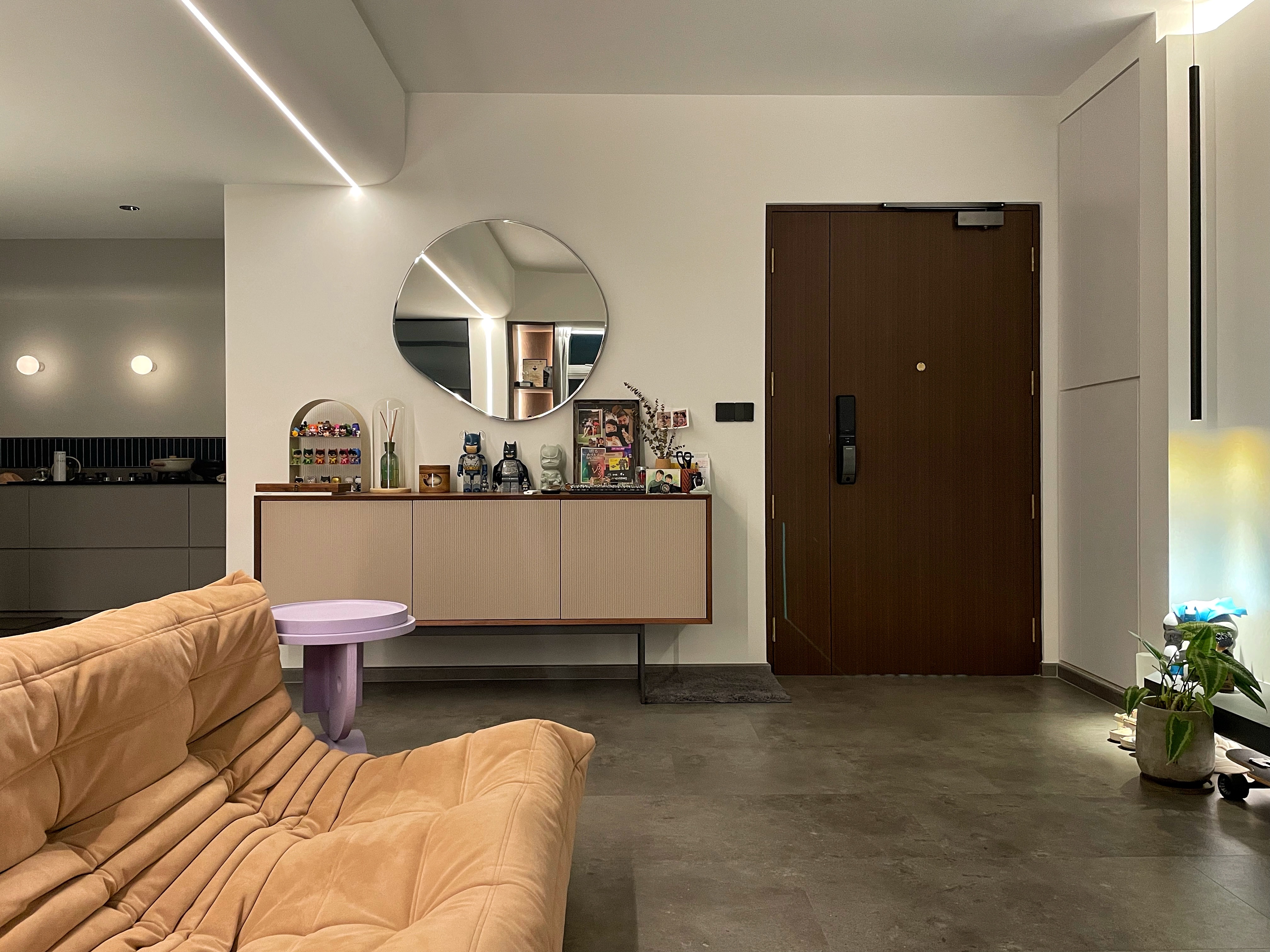 Mirror-mirror-on-the-wall,-who-is-the-fairest-of-them-all?