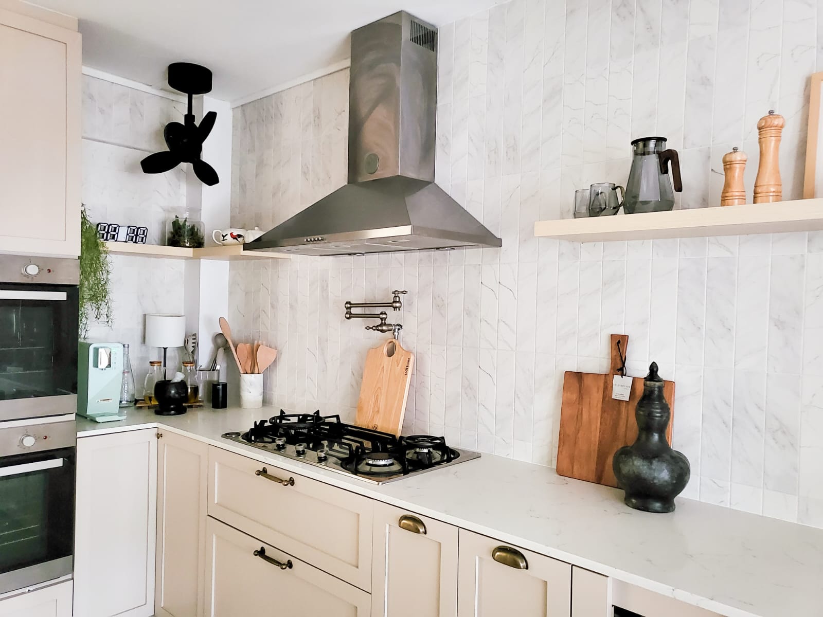 Combining-the-best-of-Kitchen-Spaces-and-the-English-Countryside-