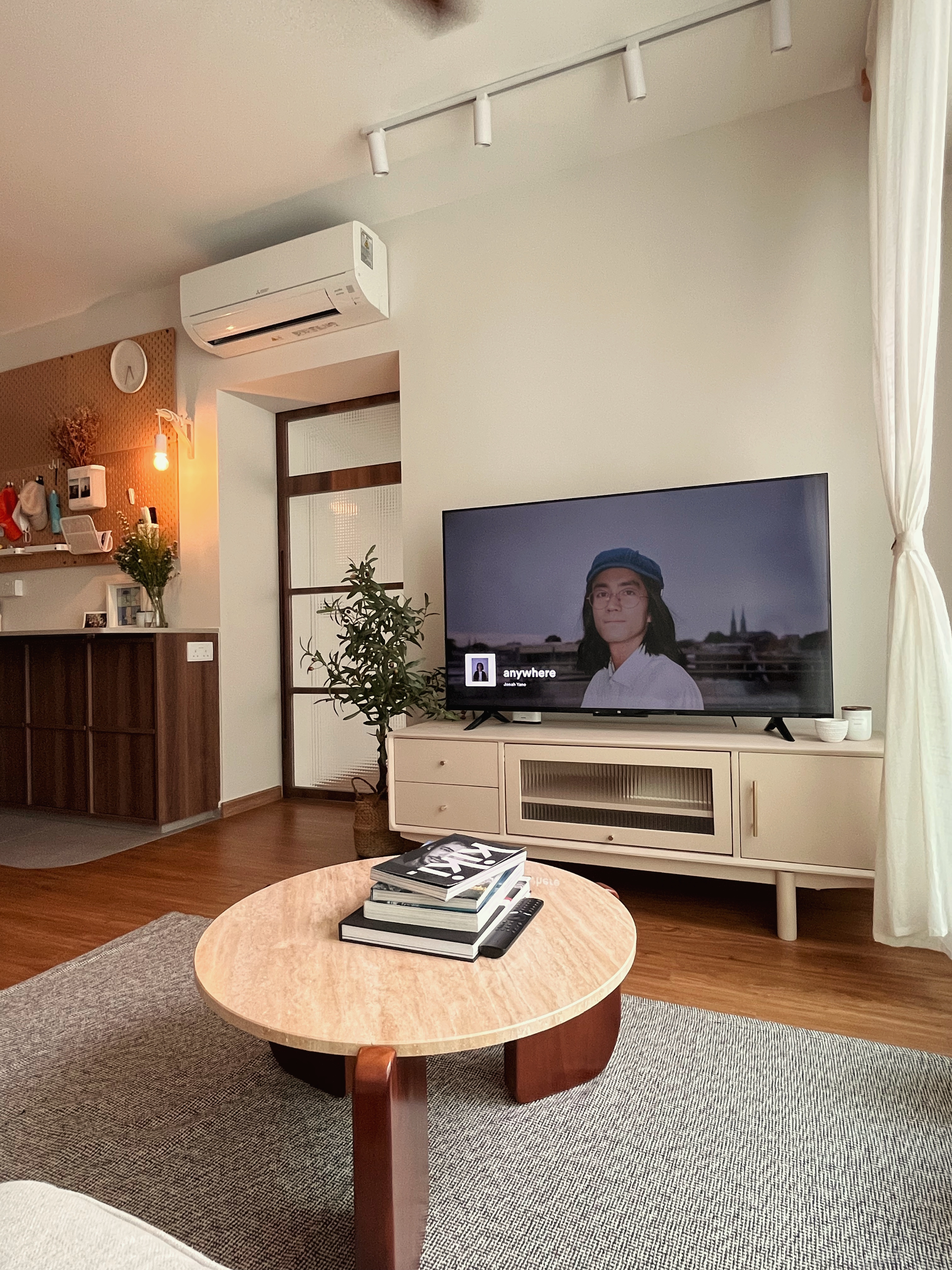 Light,-Scent,-Sound-for-the-Ultimate-Cosy-trinity