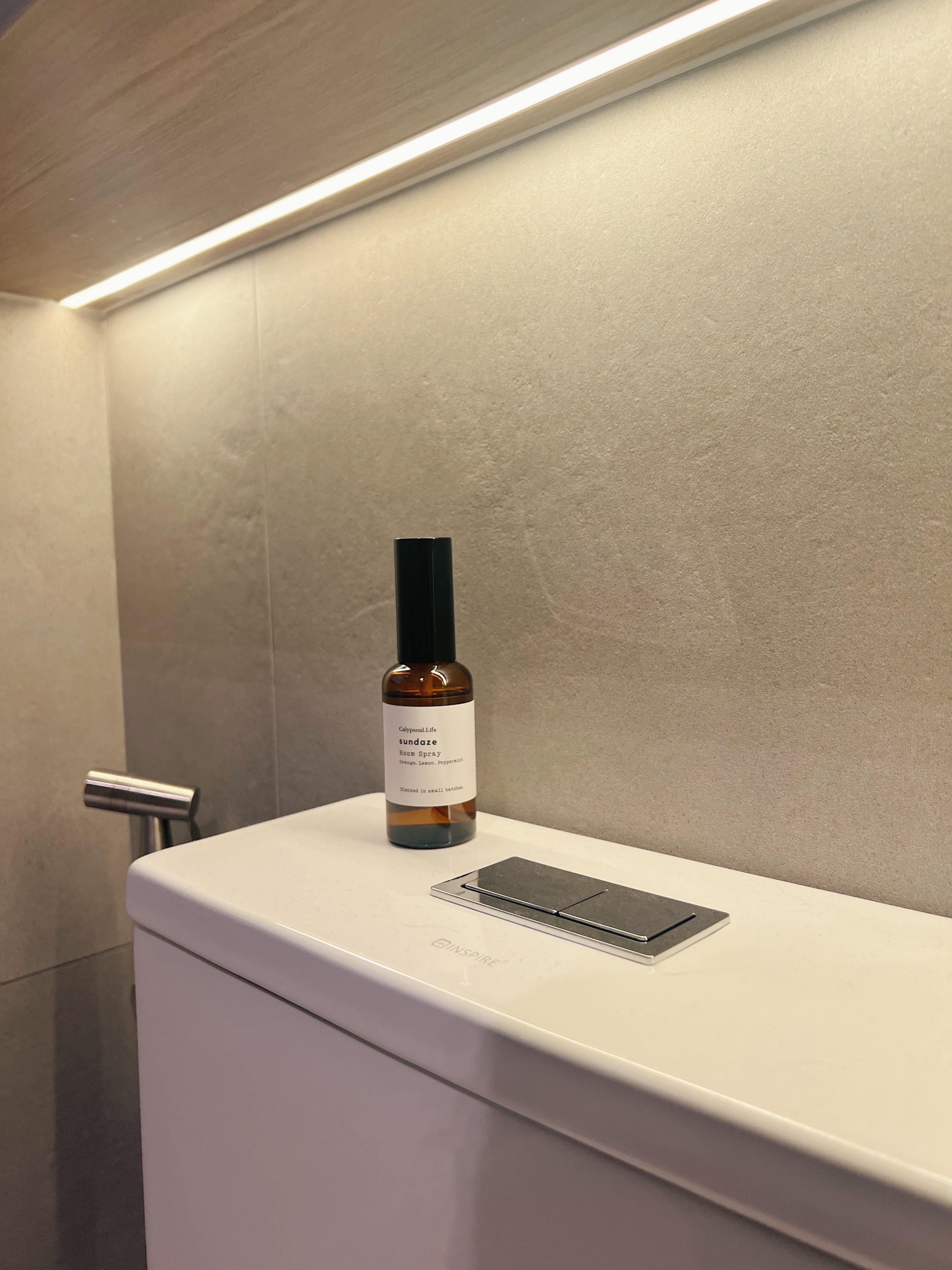 Entering a state of relaxation in our bathrooms - Bathroom, modern design, sleek fixtures, minimalist decor, soft lighting