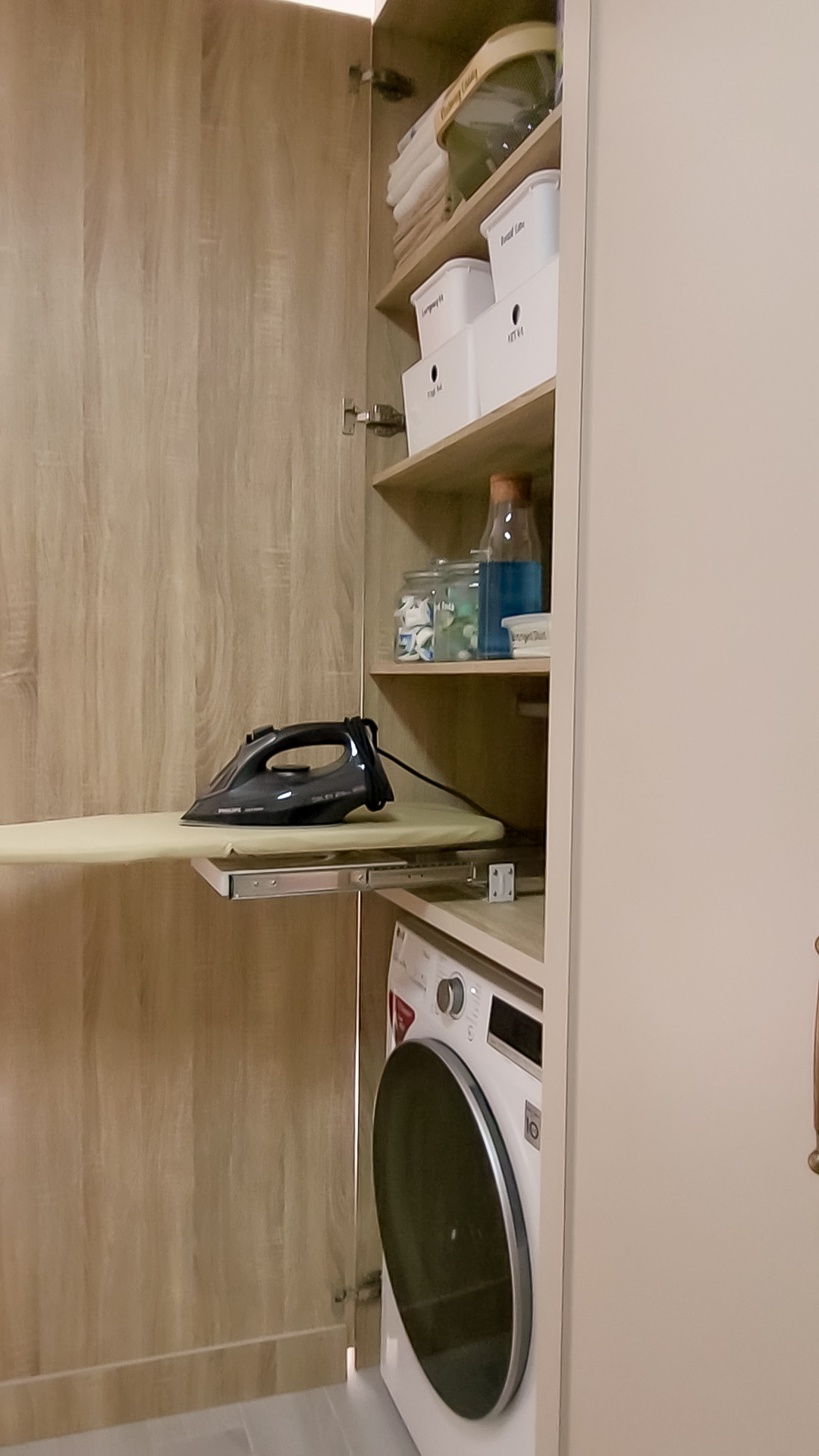 Fusing Aesthetics & Function For All Your Kitchen Storage Needs