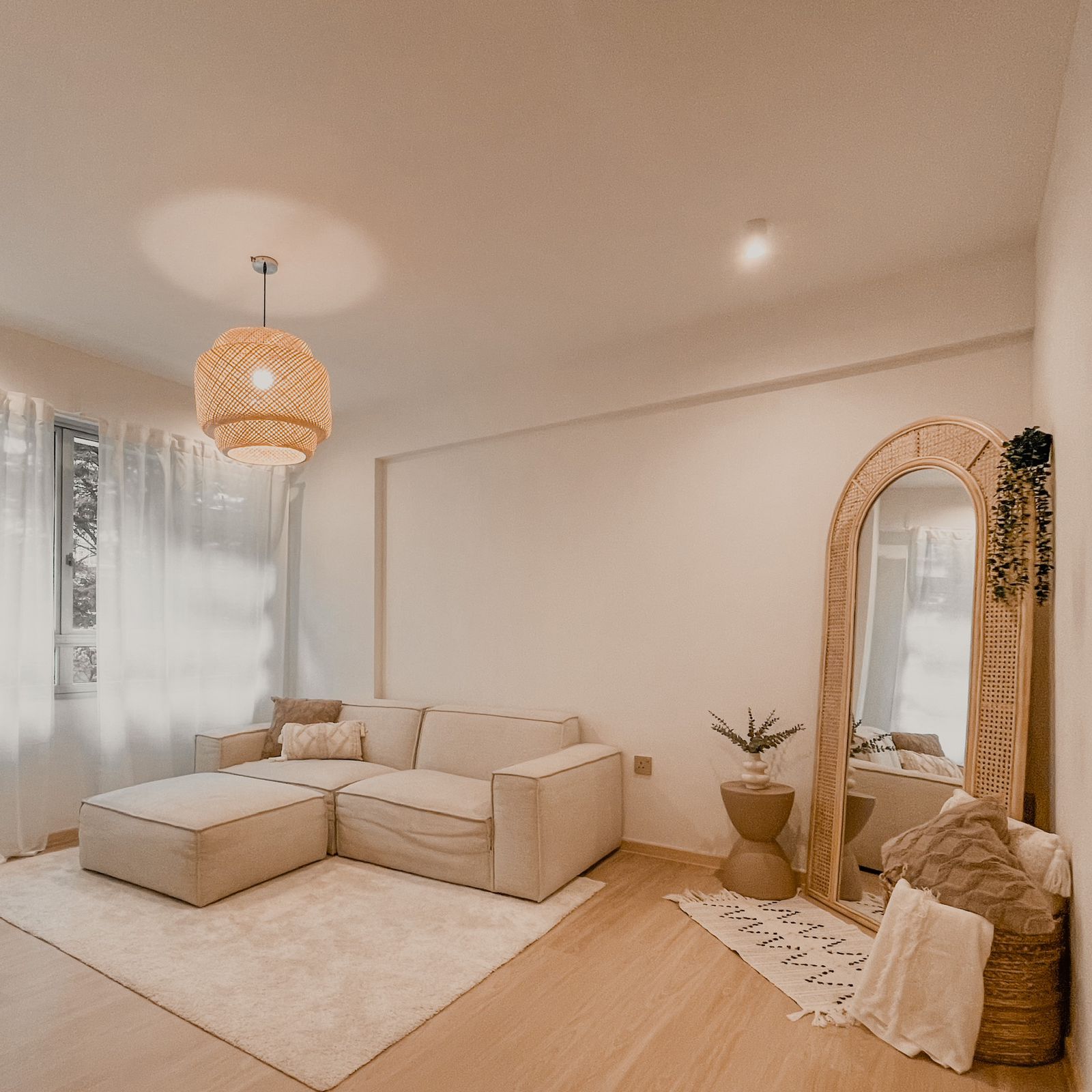 Spacious-&-Serene-Living-Room