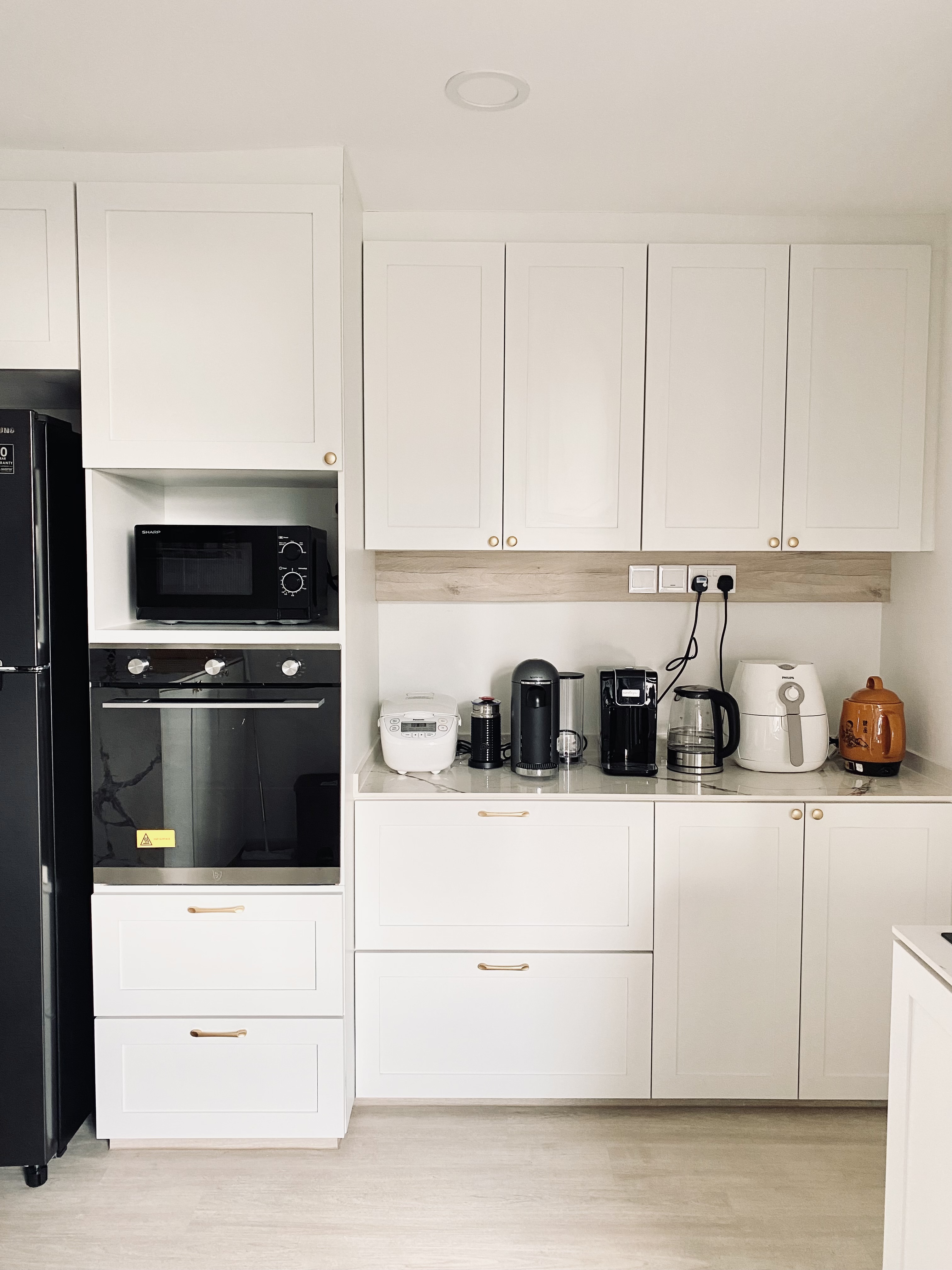 Functional kitchen with a mini bar