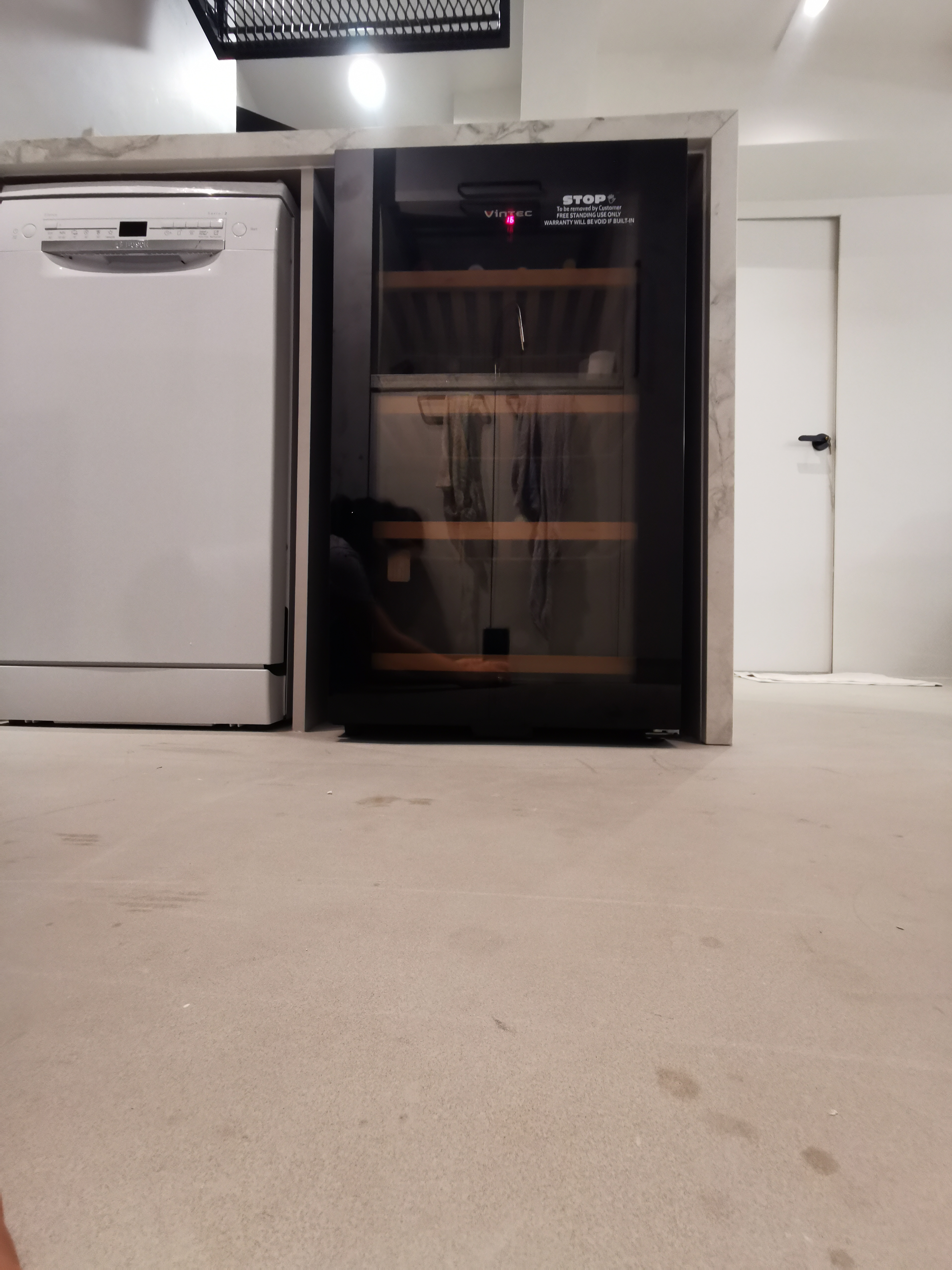 Transforming a 1980s wall kitchen