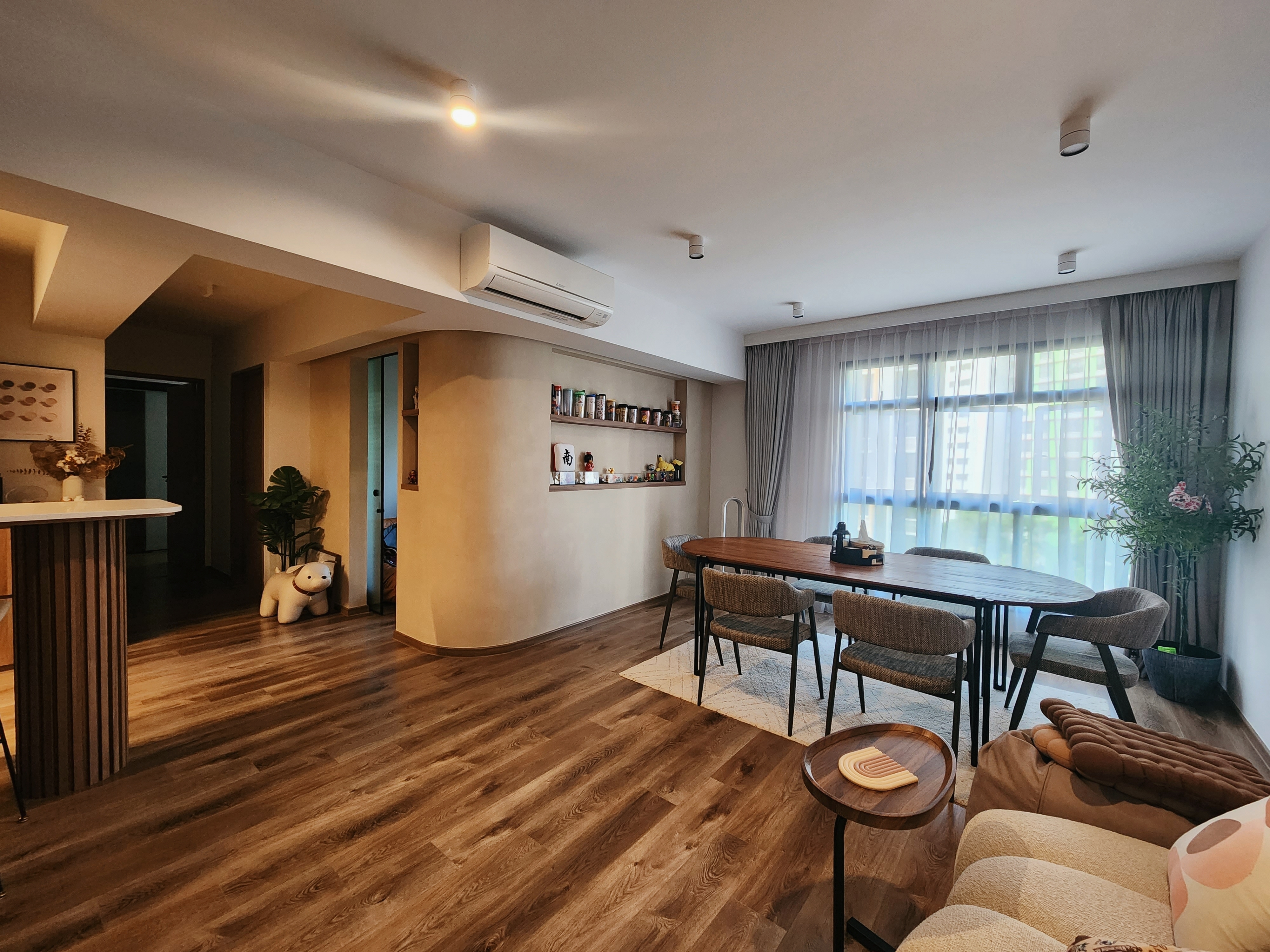 4-Room-Warm,-Curvy-Contemporary-Abode-|-Reno-under-$53k-