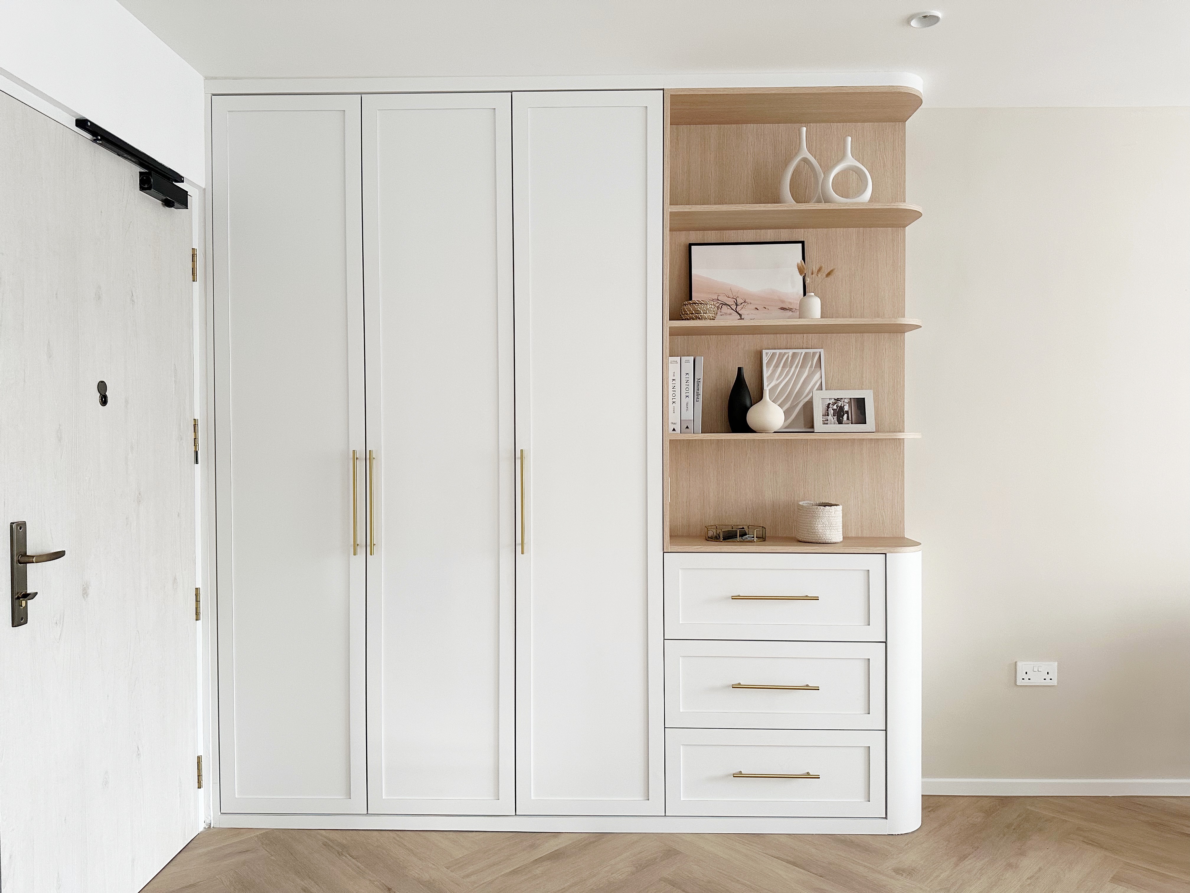 Modern Coastal & Bright 5-Room BTO With Lots Of Curves