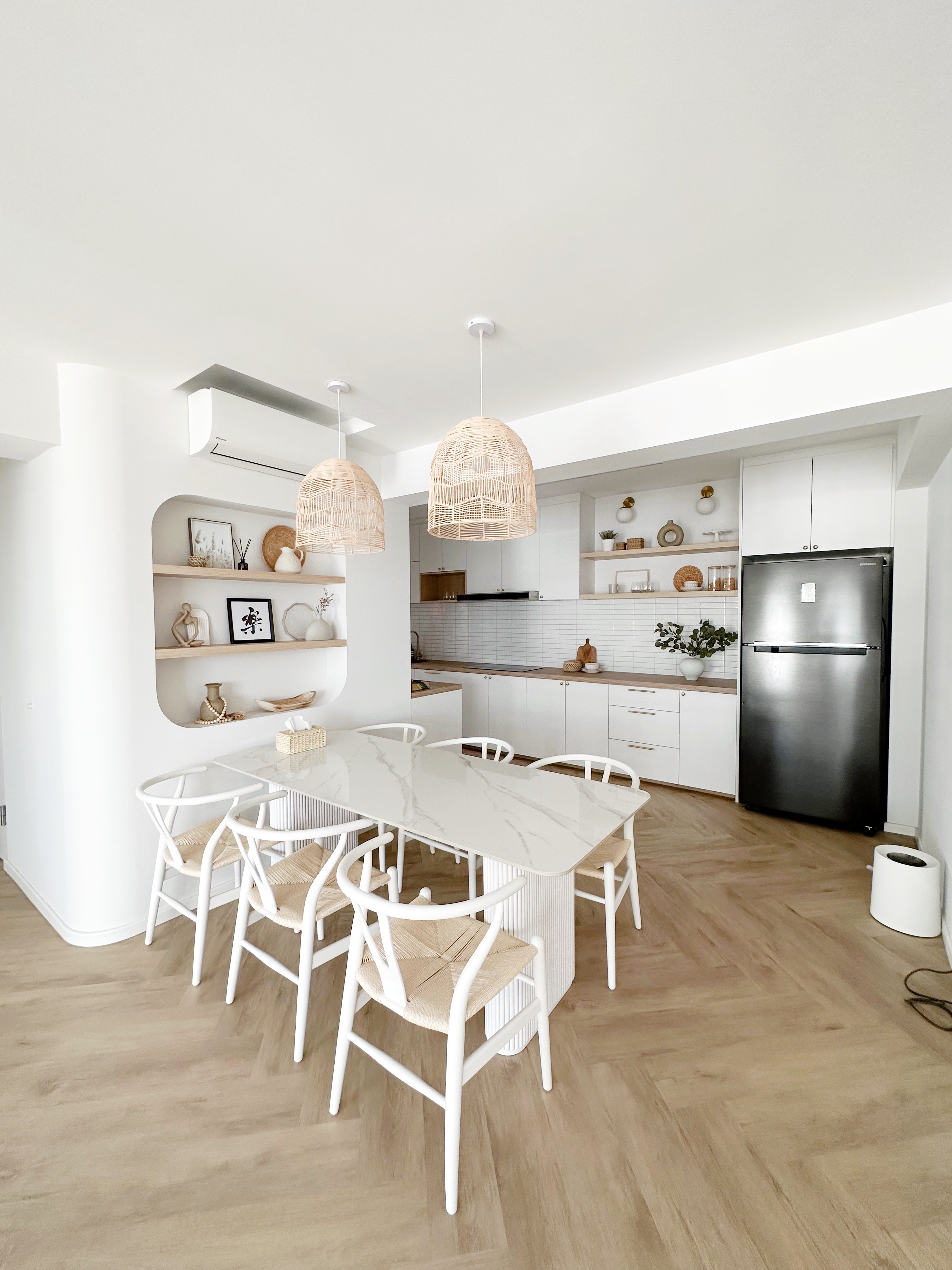 Modern Coastal & Bright 5-Room BTO With Lots Of Curves - modern kitchen, minimalist design, white color scheme, dining area