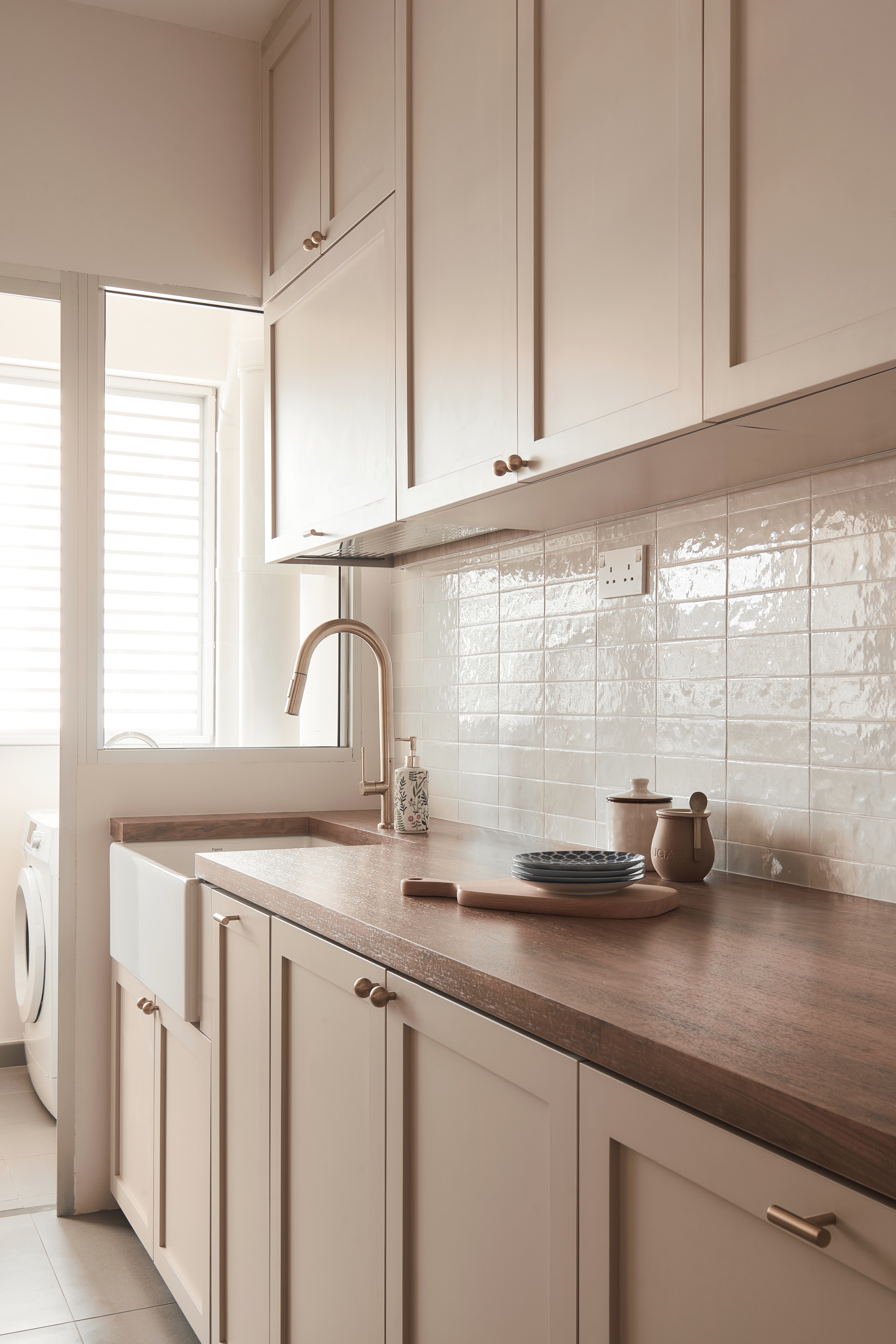 Farmhouse x Japandi - Cosy & Airy 4-room BTO - Light beige kitchen cabinetry, white window with blinds, wooden countertop