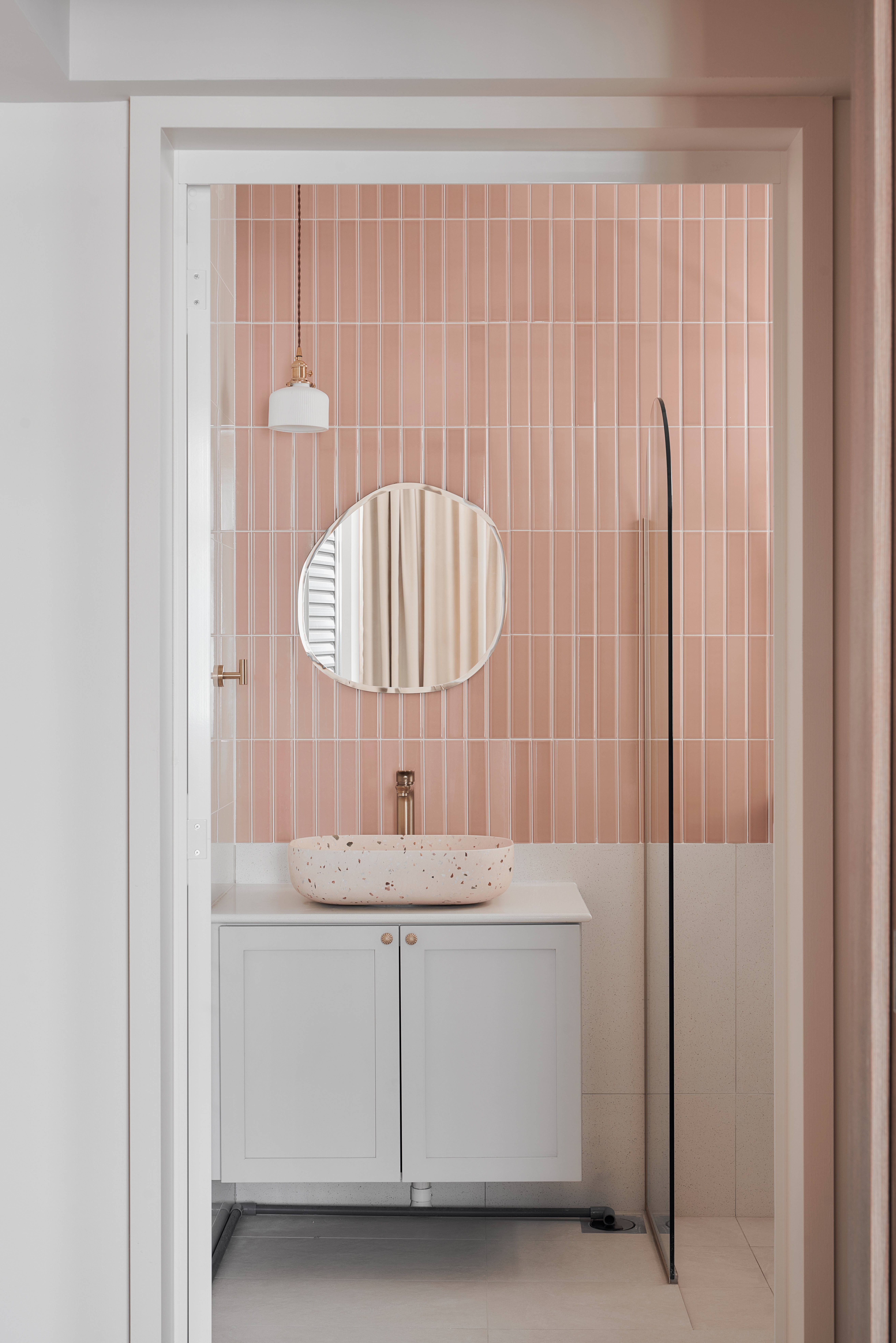 Farmhouse x Japandi - Cosy & Airy 4-room BTO - Pink-tiled bathroom vanity, modern sink, white cabinet, round mirror, gold