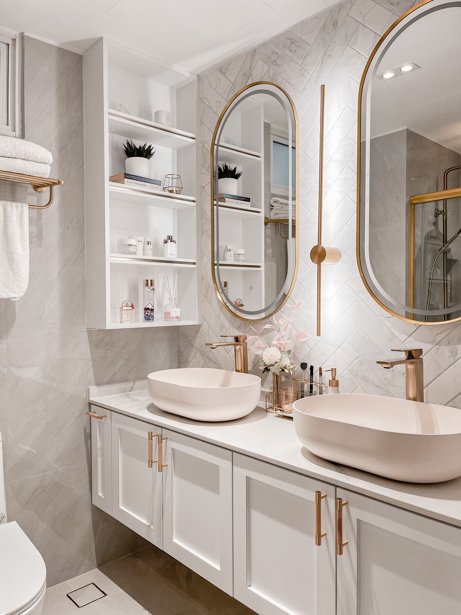 -Light-Luxury-Family-Home-in-the-East