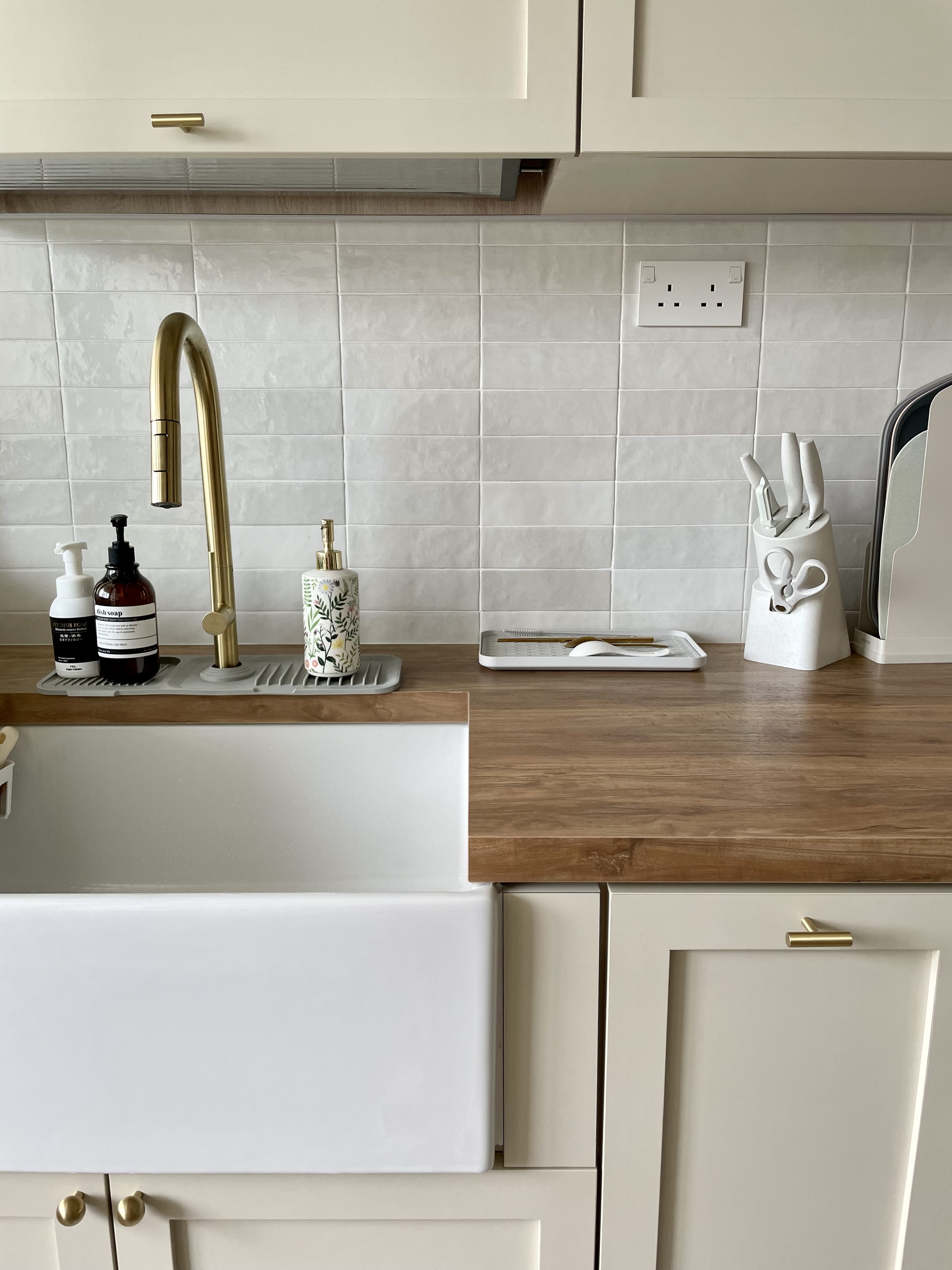 Dream Farmhouse Kitchen in small BTO