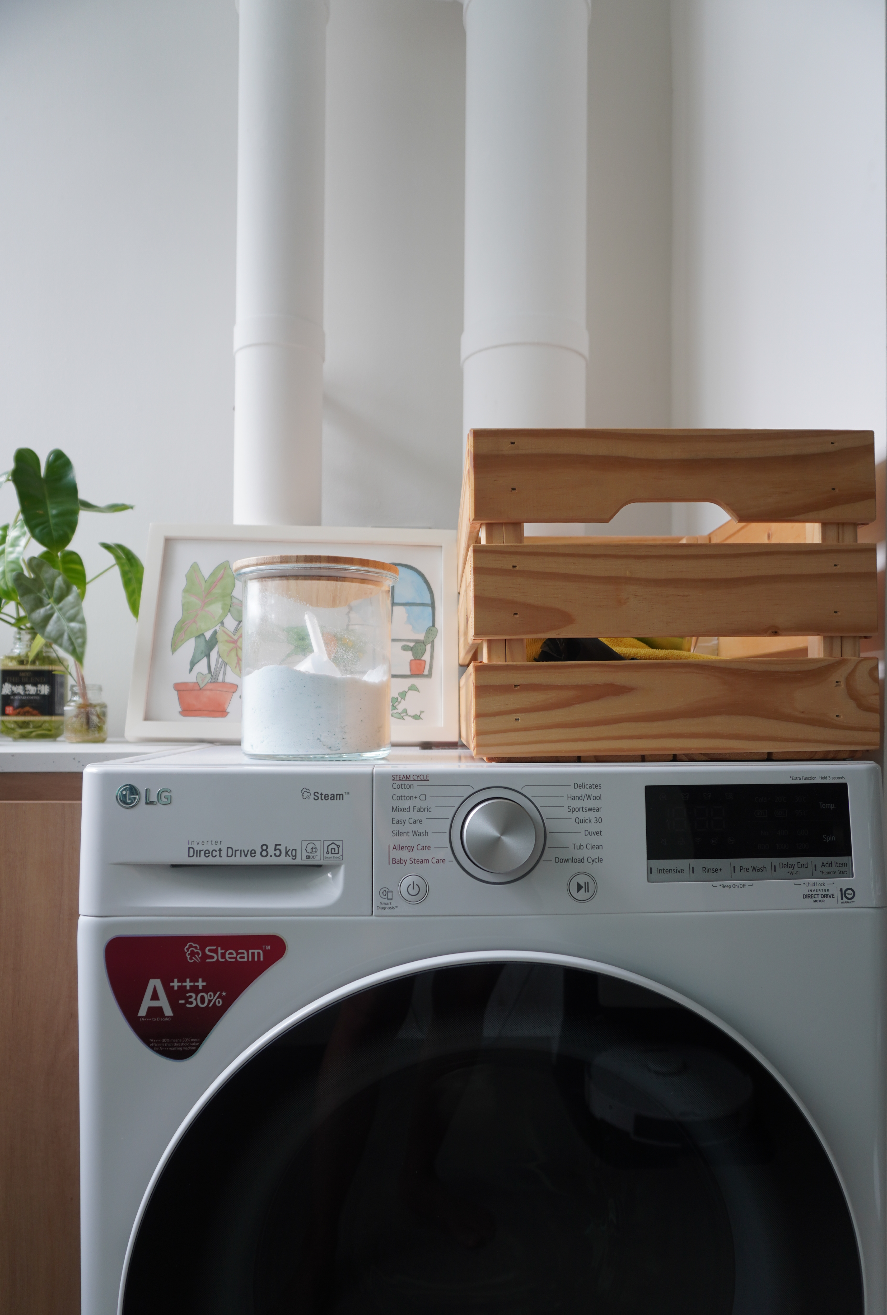 Just focus on the view: Our simple service yard - White LG washing machine, steam cycle, direct drive, 5 kg capacity, wooden