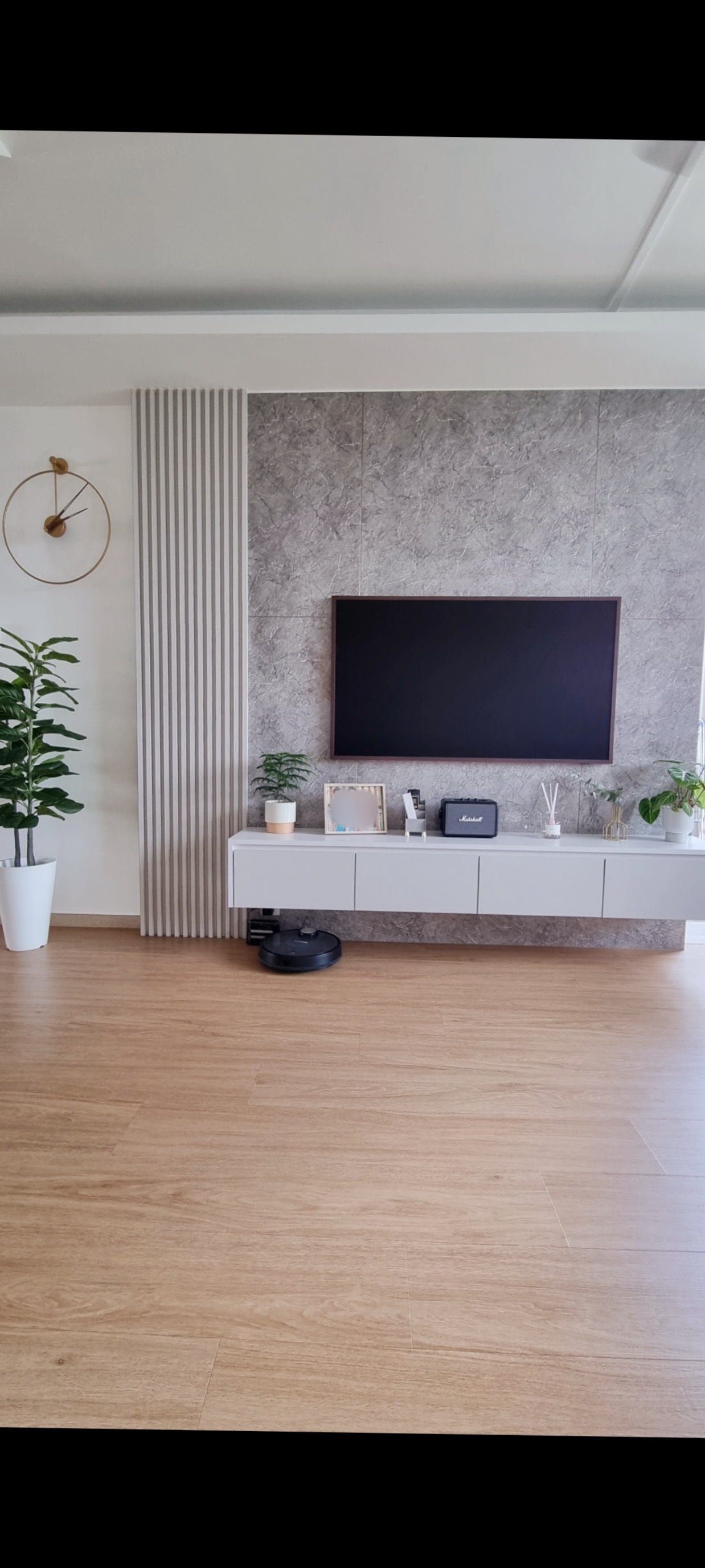 "Warming up" our living room with soft furnishings - Modern living room, minimalist decor, sleek TV stand, light wood