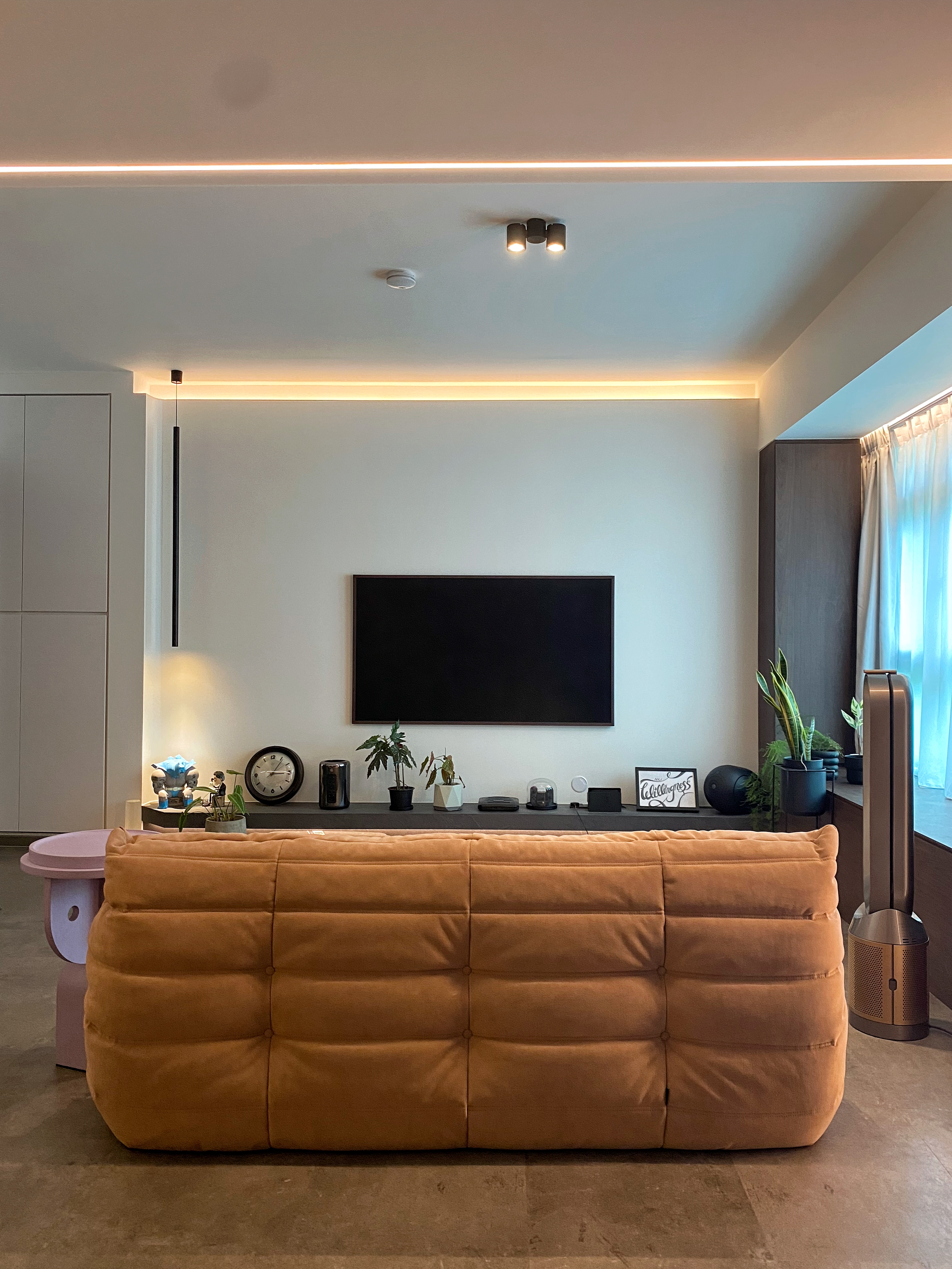 It-all-started-with-the-color-of-the-sofa...-