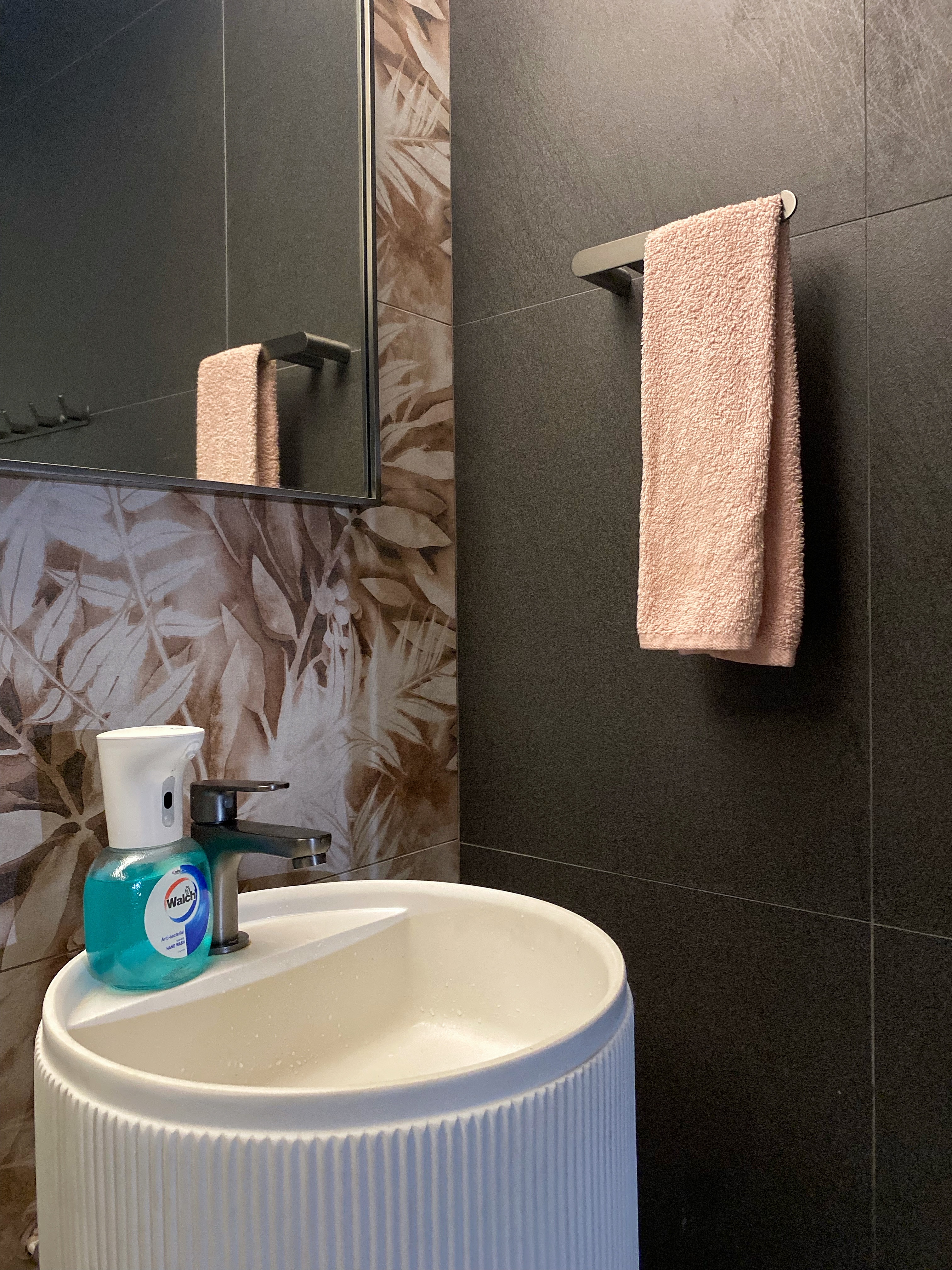 It-all-started-with-the-color-of-the-sofa...-