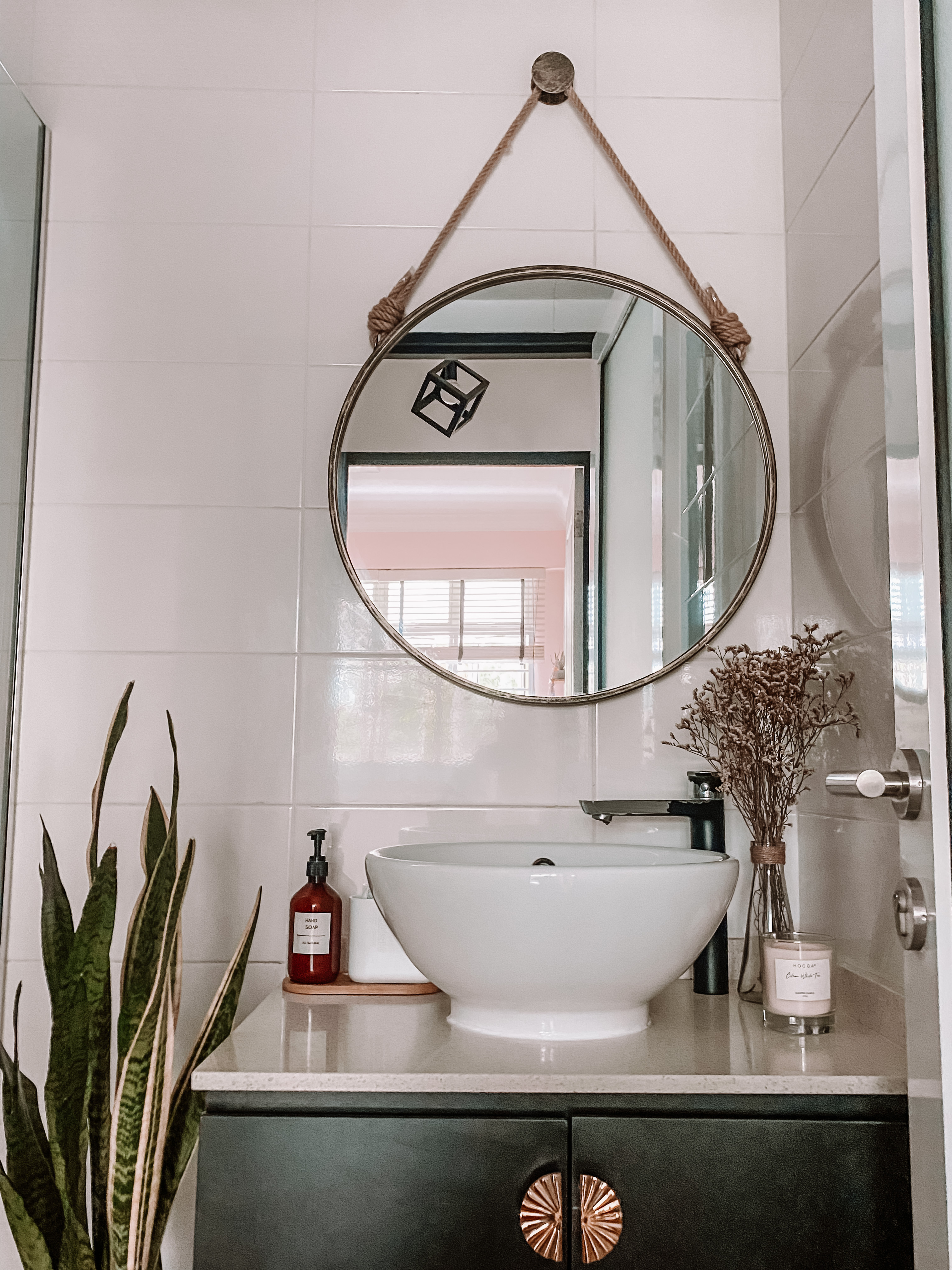 Simple-and-minimal-bathroom