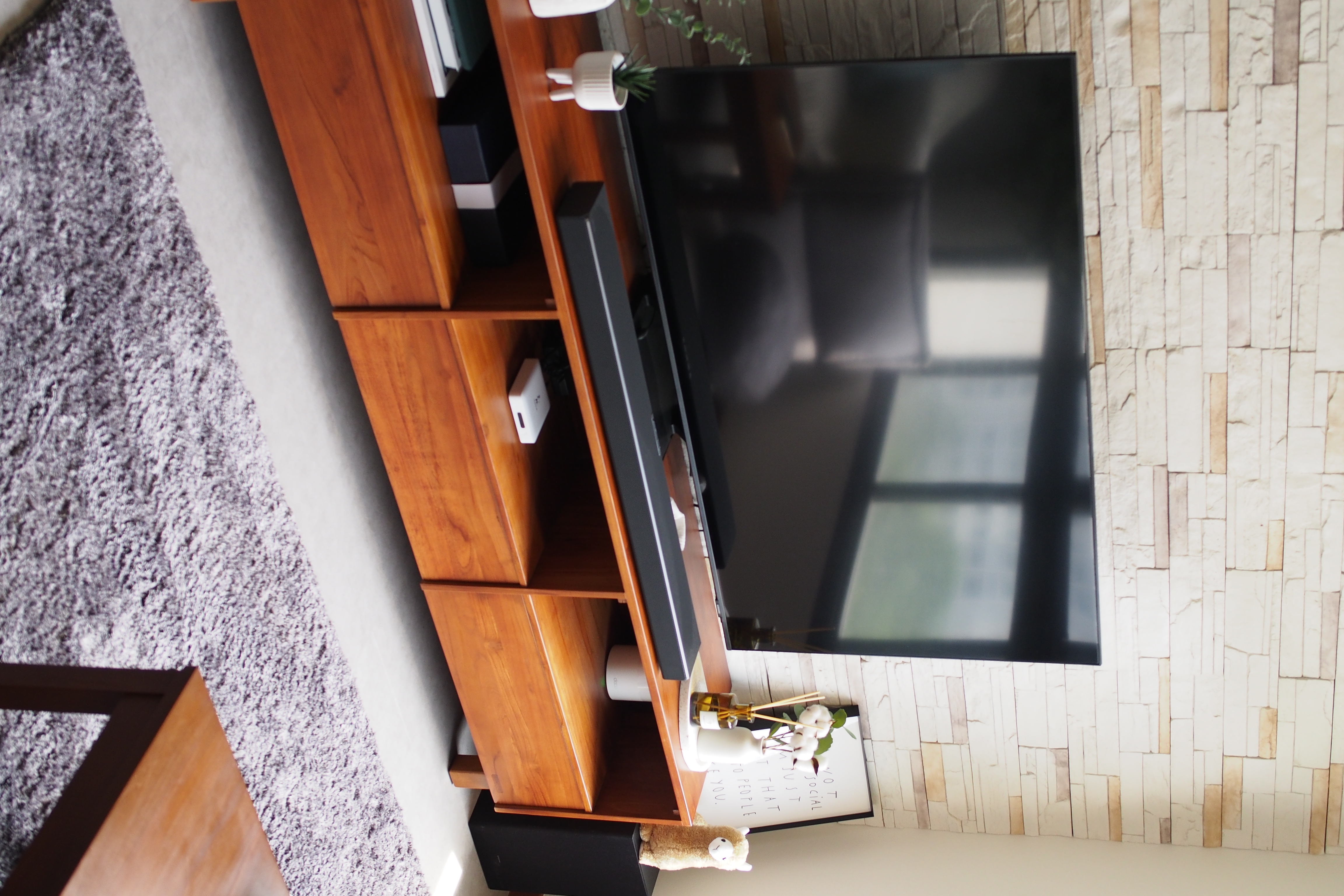 Styling a living room with 0 built-ins