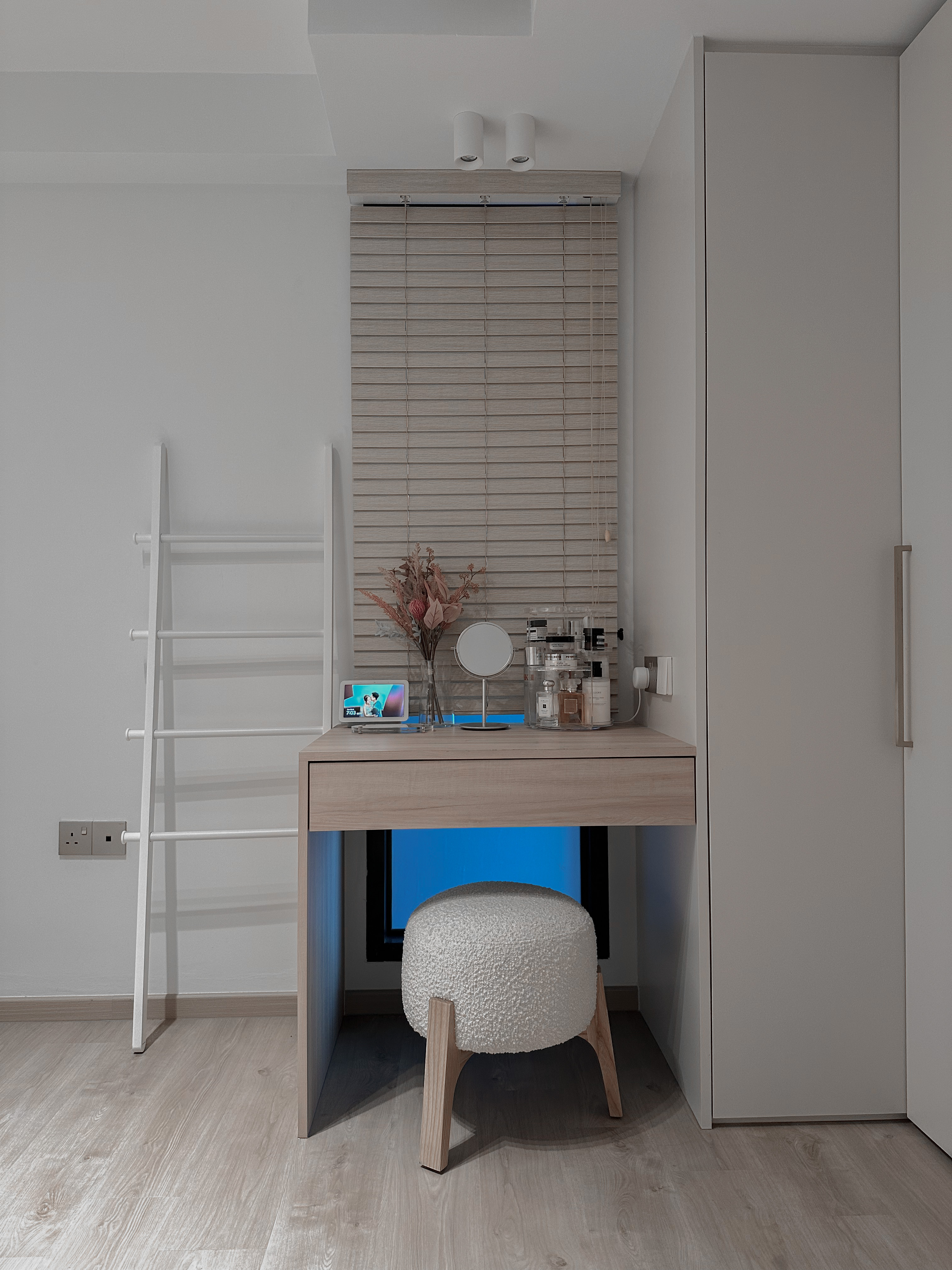 Beauty in Asymmetry: Cosy Lux Bedroom