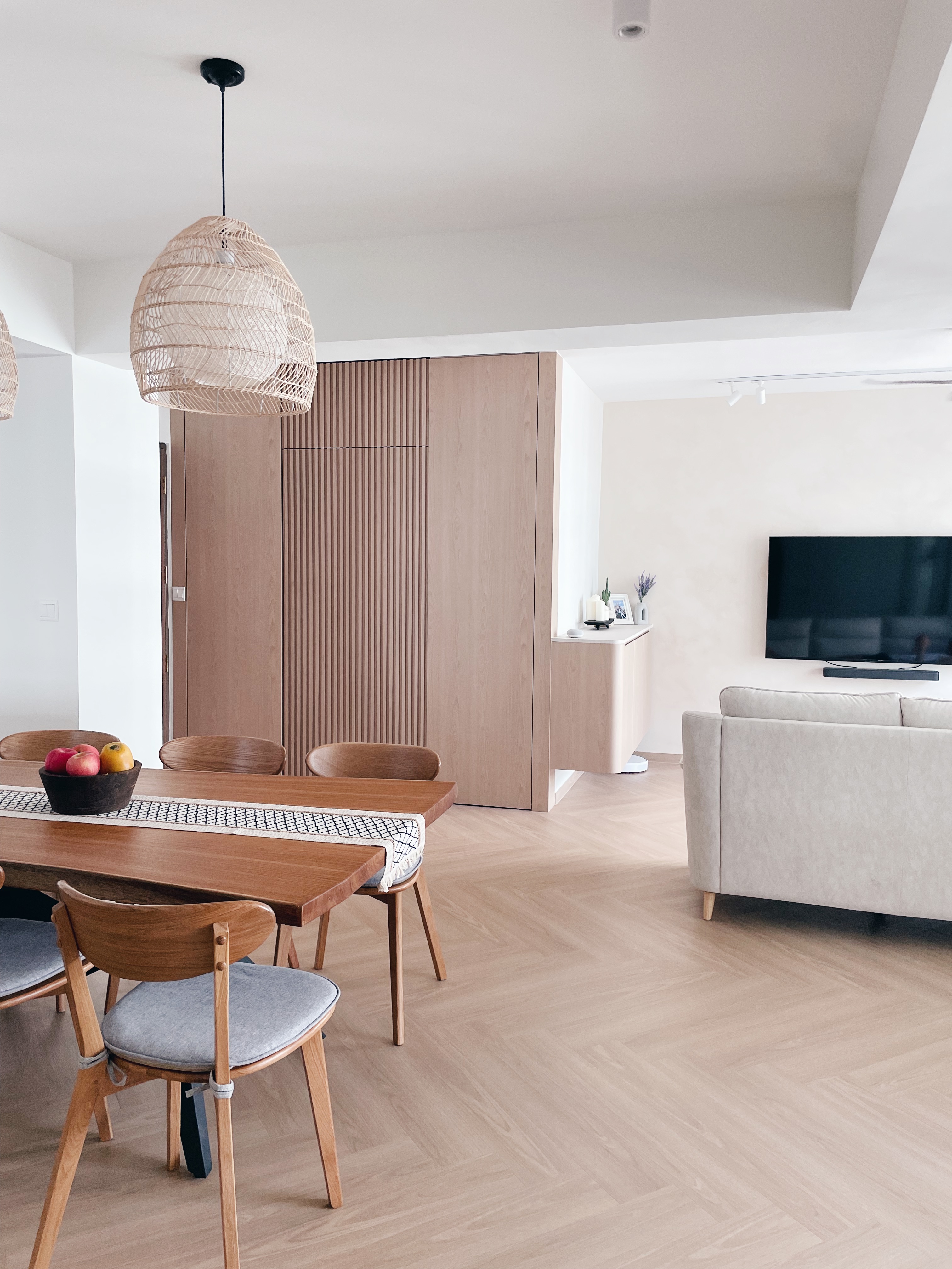 An Urban Oasis: Bright & Airy Scandi BTO with Earthy Undertones