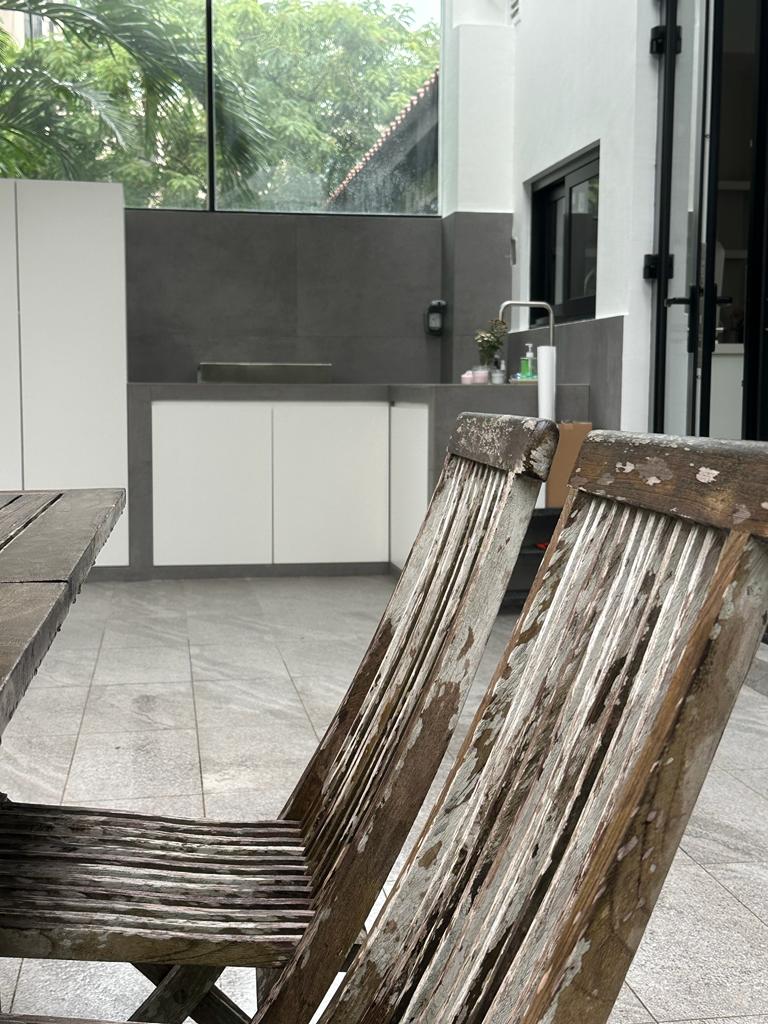 Creating privacy in a dense neighbourhood - Wooden bench outdoors, rustic design, weathered wooden chair, outdoor dining