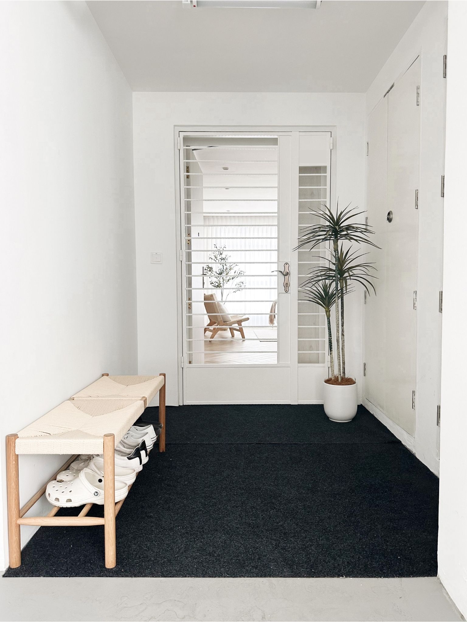 We Spent Below $1K To Transform Our BTO Flat Entrance!