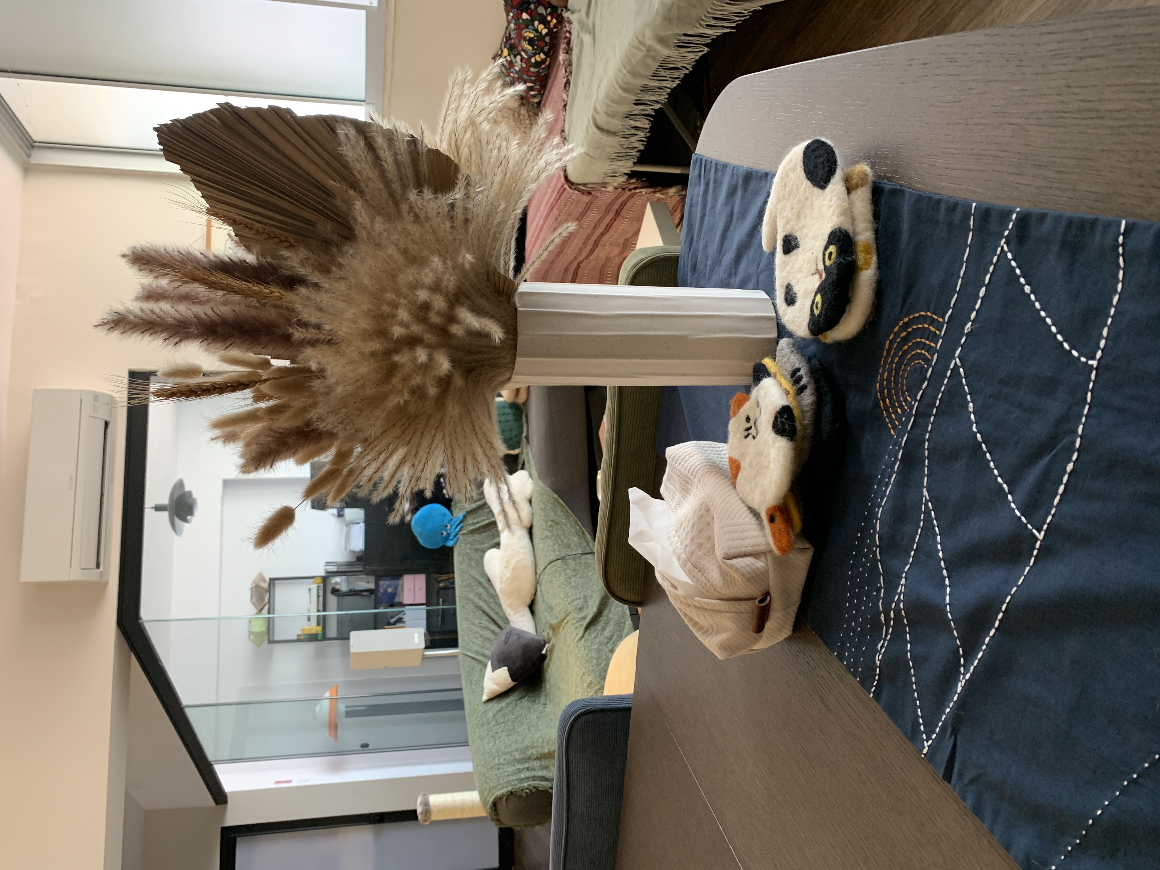 An adaptable open concept dining area