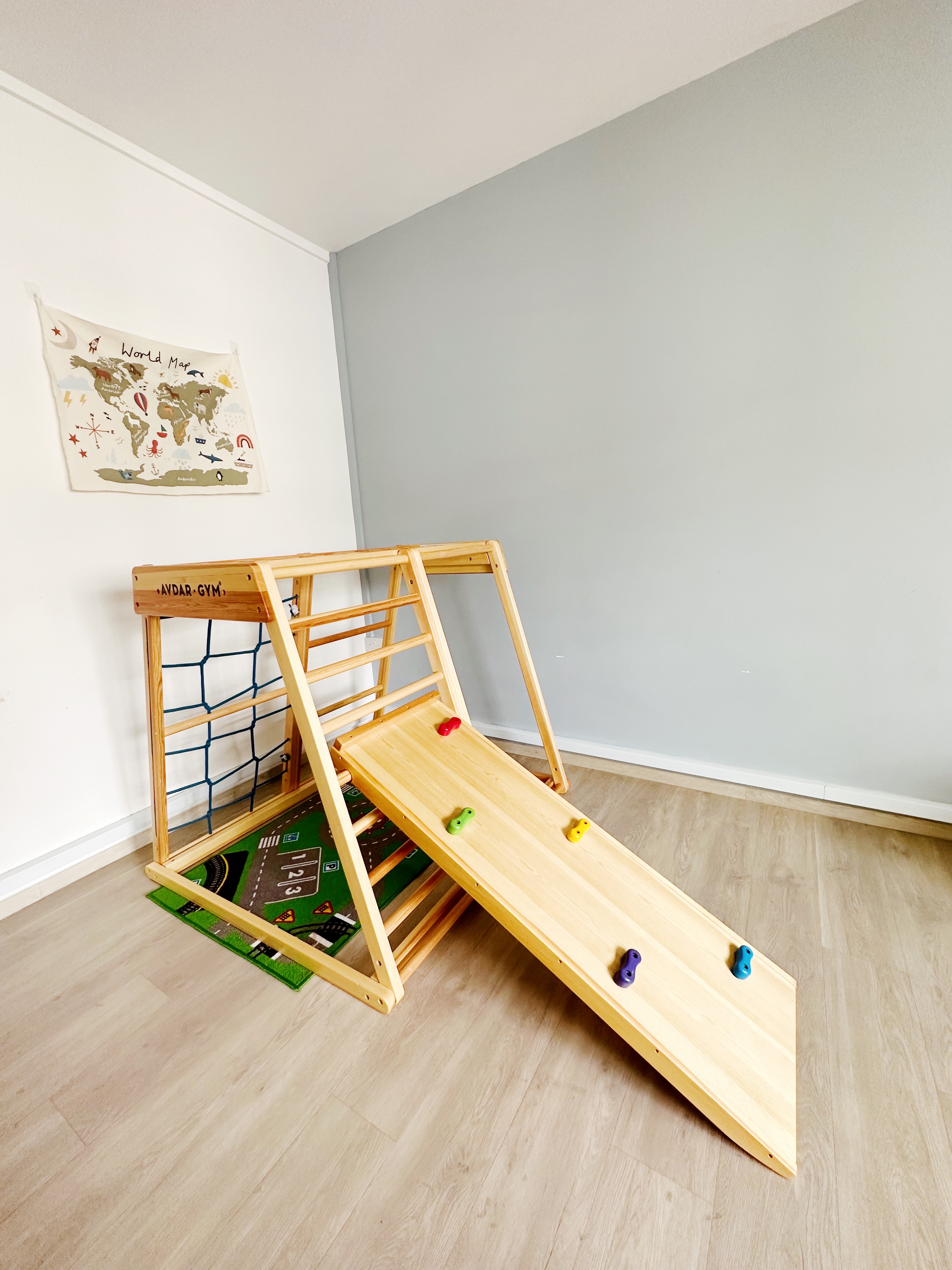 Playroom / Bedroom - World Map,