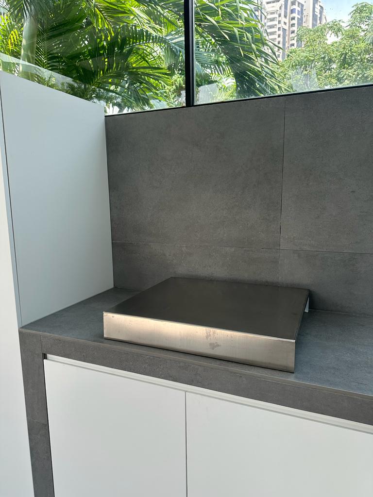 A perfect workflow service yard with no clutter