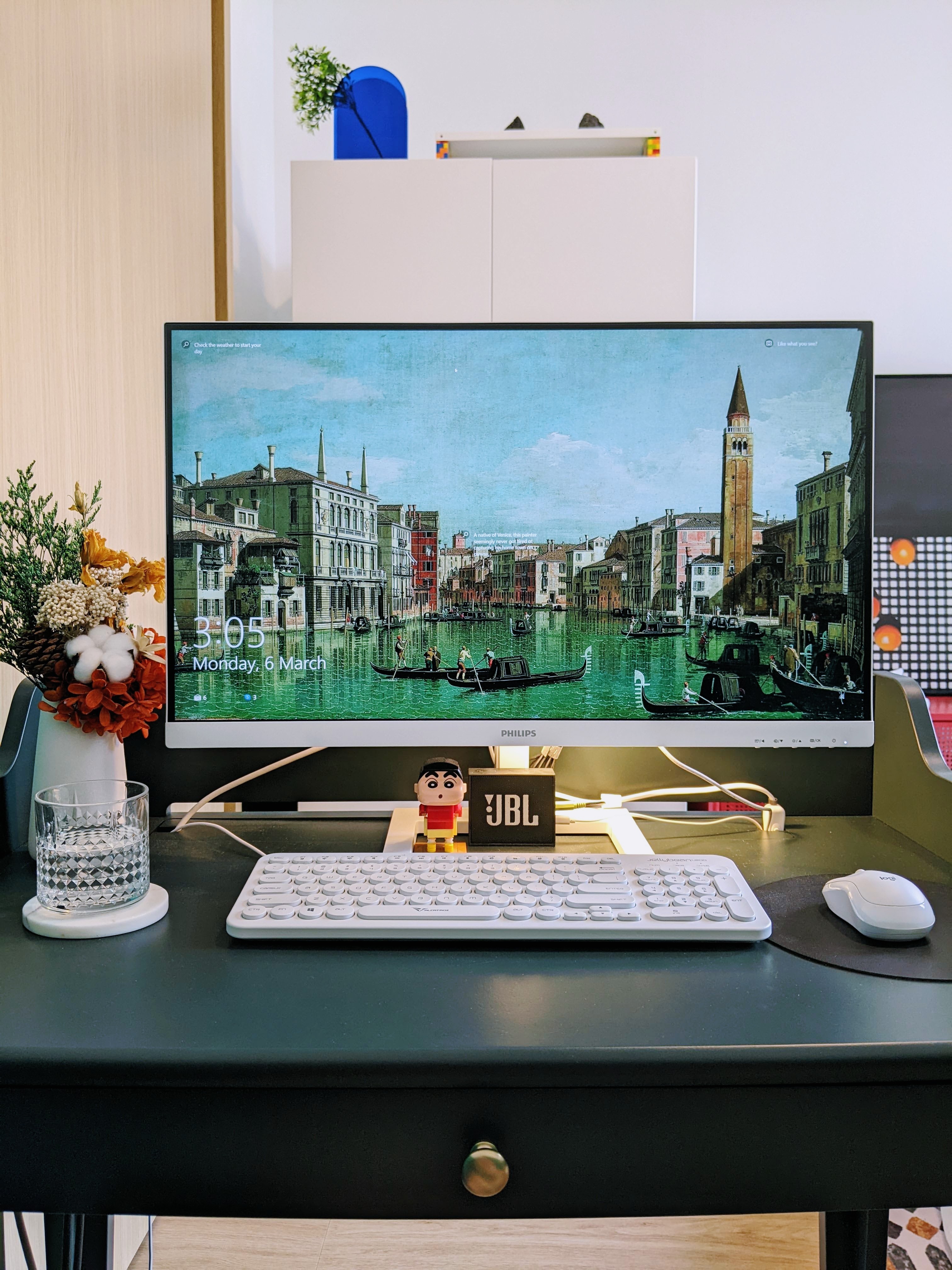 Optimizing Our Small Master Bedroom's Space - 3:05 Monday, 6 March, weather widget, check the weather, start your day