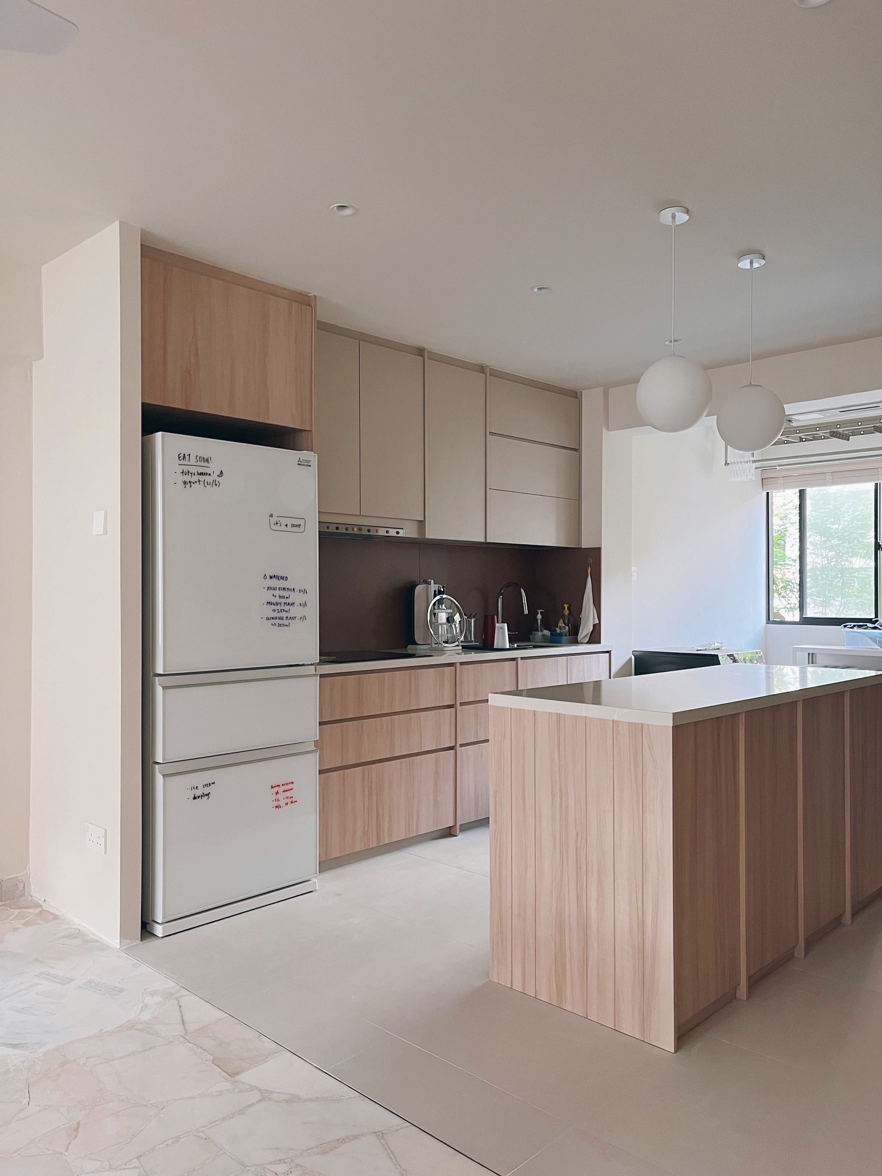 Squarish-galley-style-kitchen-to-maximise-flow-and-function