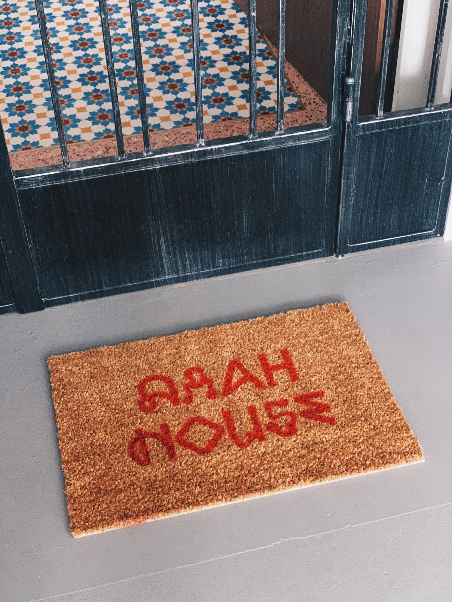 -Creating-a-Subtly-Playful-Foyer-Entry:-A-How-To-Guide