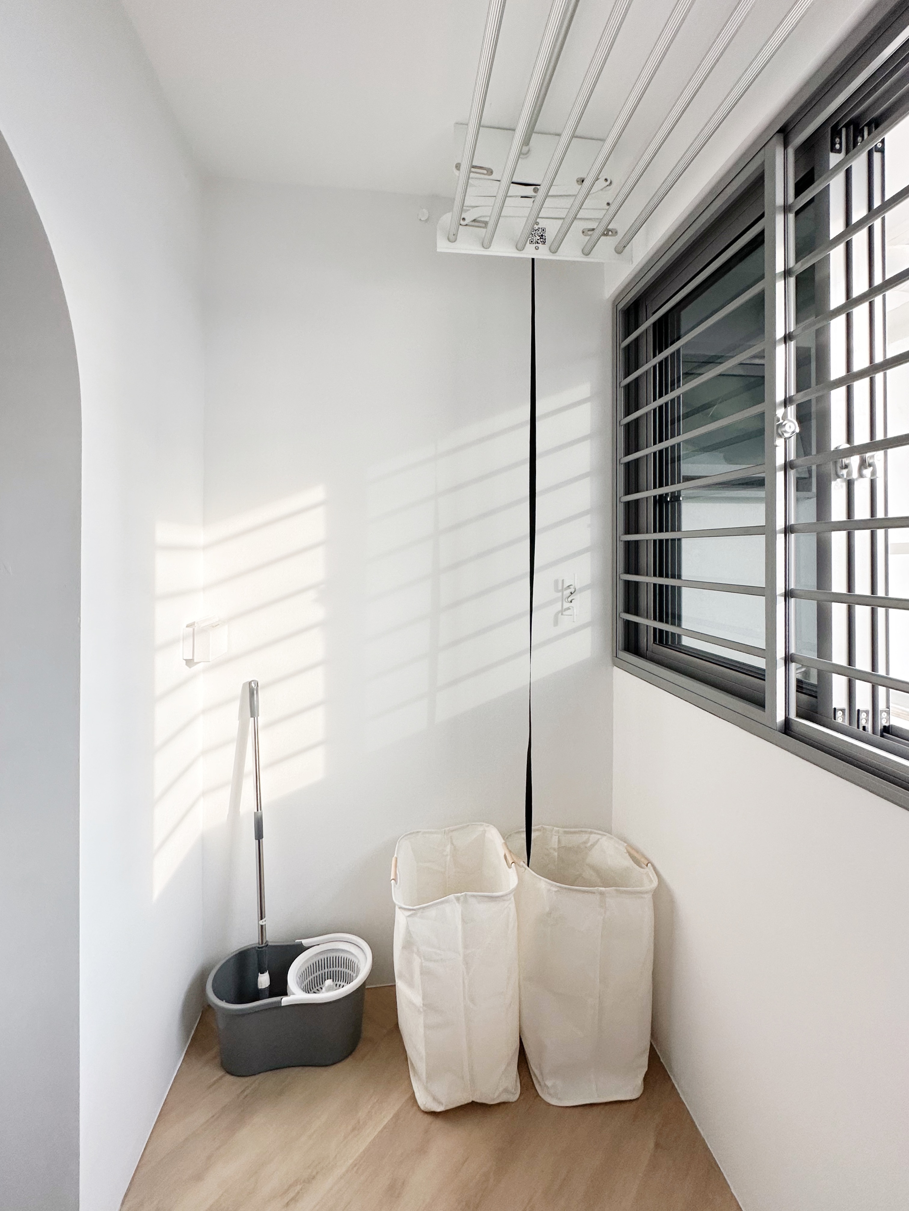 Our BTO Service Yard With An Arch Entrance & No Doors