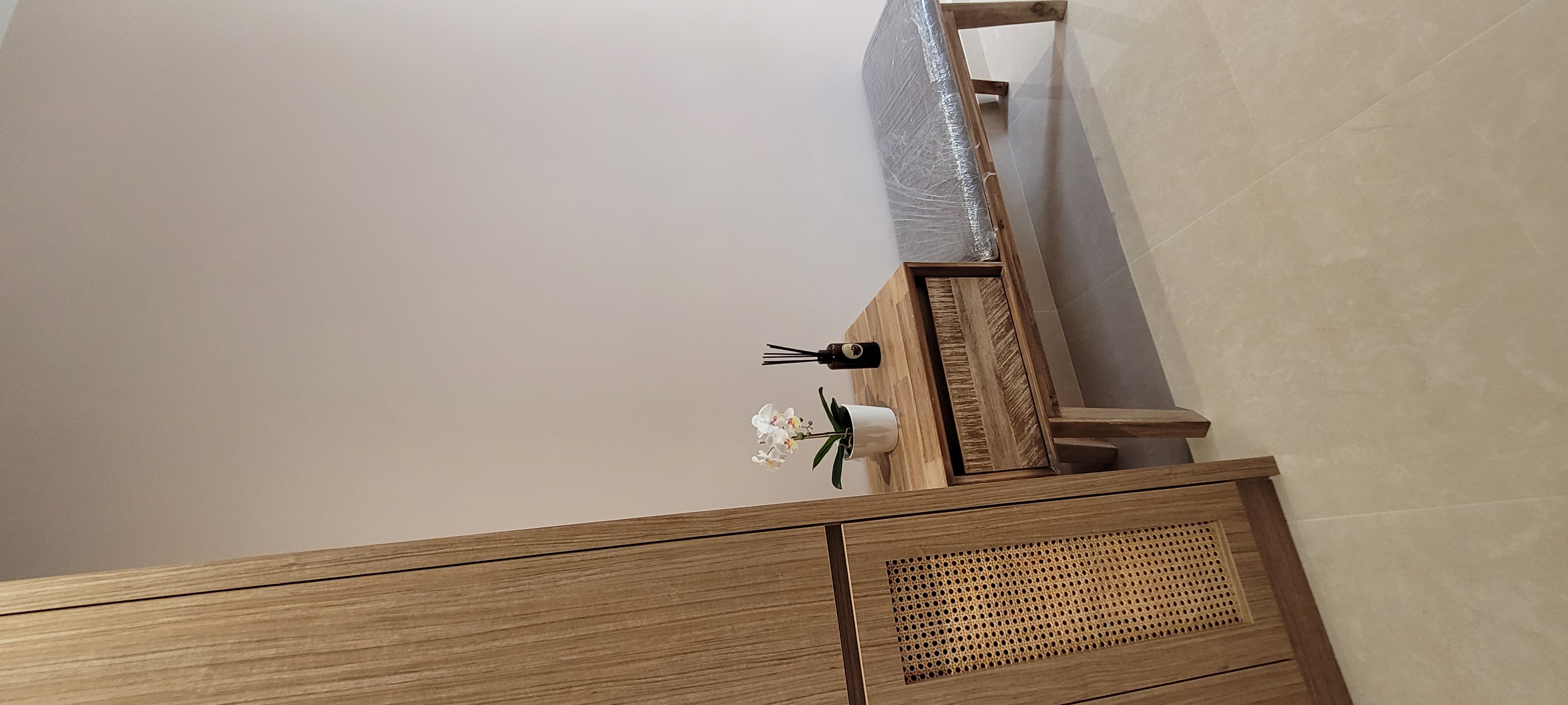 My scandibohi theme... - Wooden staircase, beige walls, modern design, minimalist decor, wooden furniture, natural wood