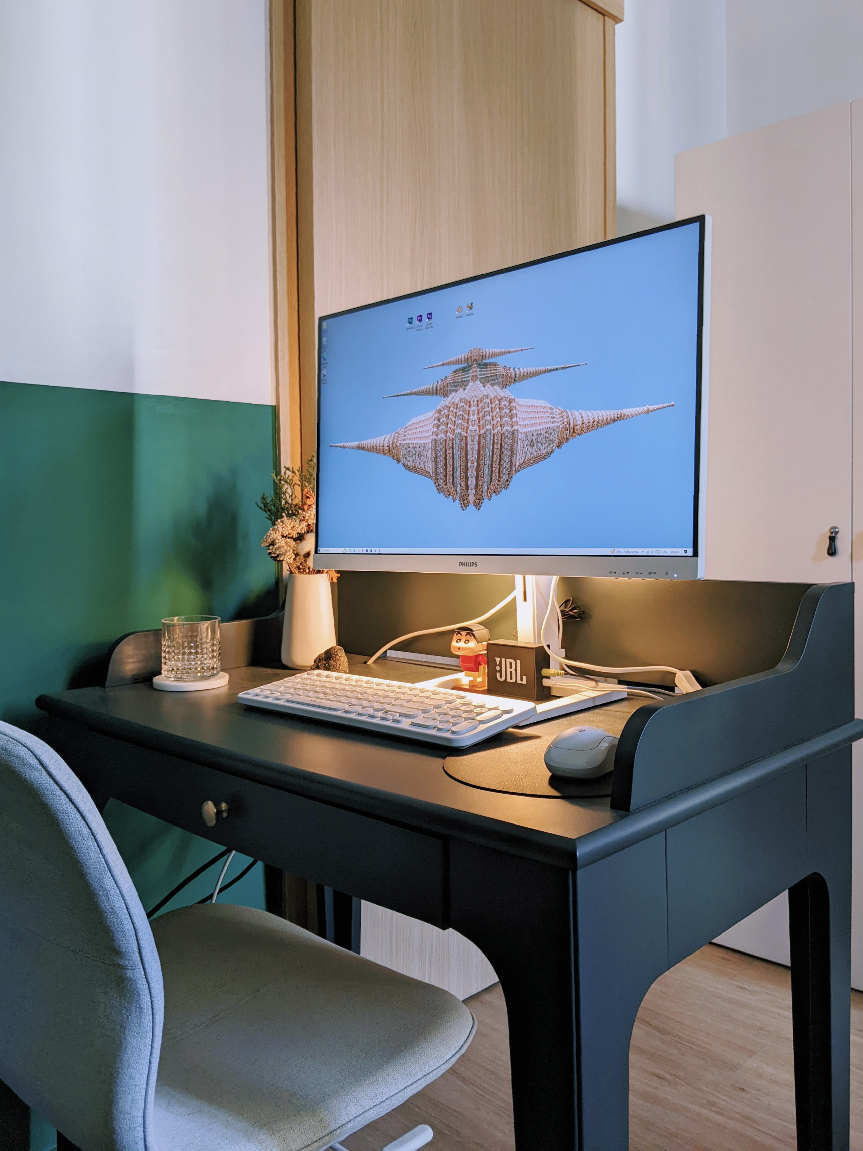 Movie Screening in Bedroom! (Home Office too!)