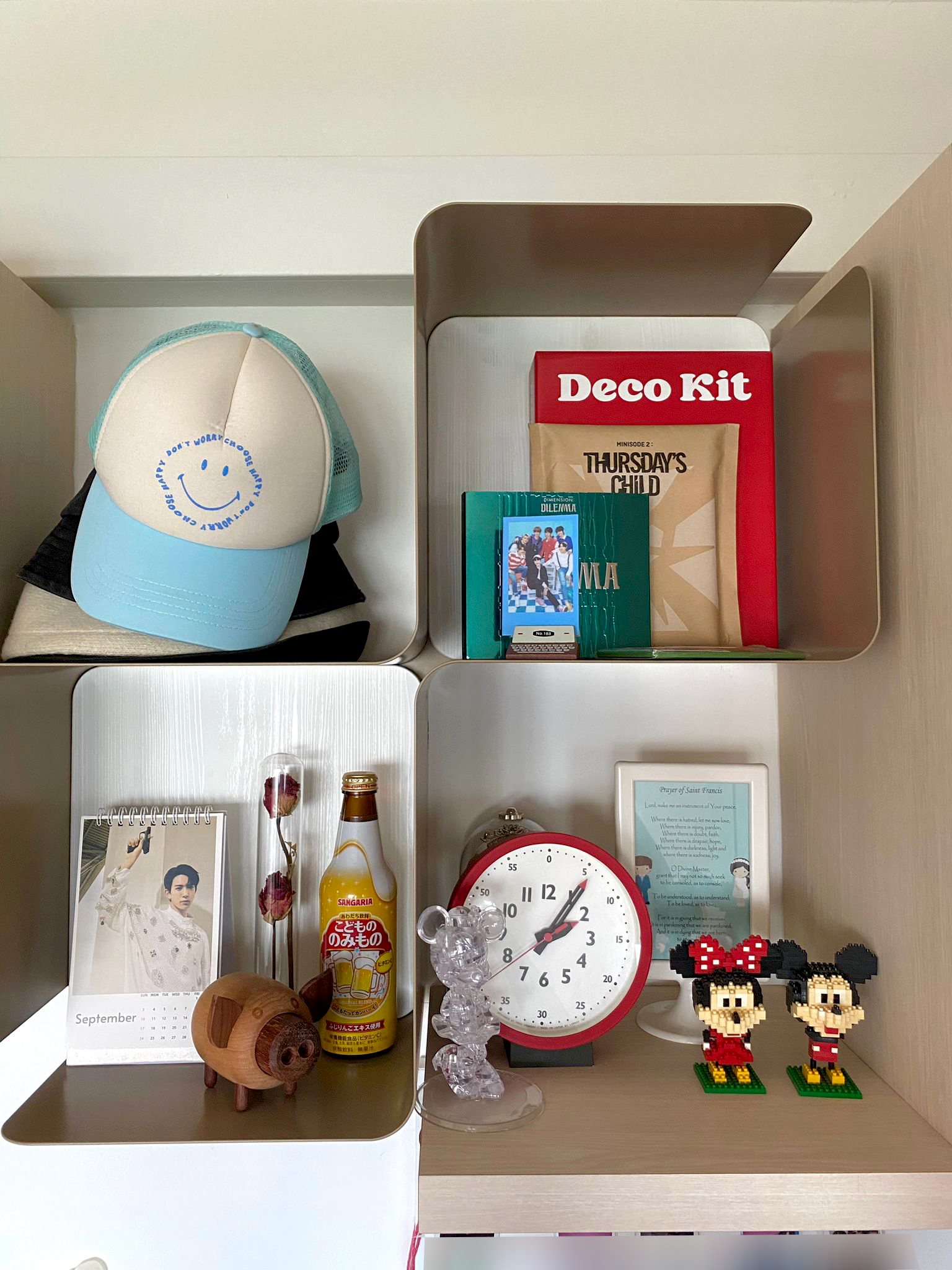 Teenage Room | Japanese Inspired Interior - Monochrome cap, blue and beige, smiling face, "Don't worry choose happy" text