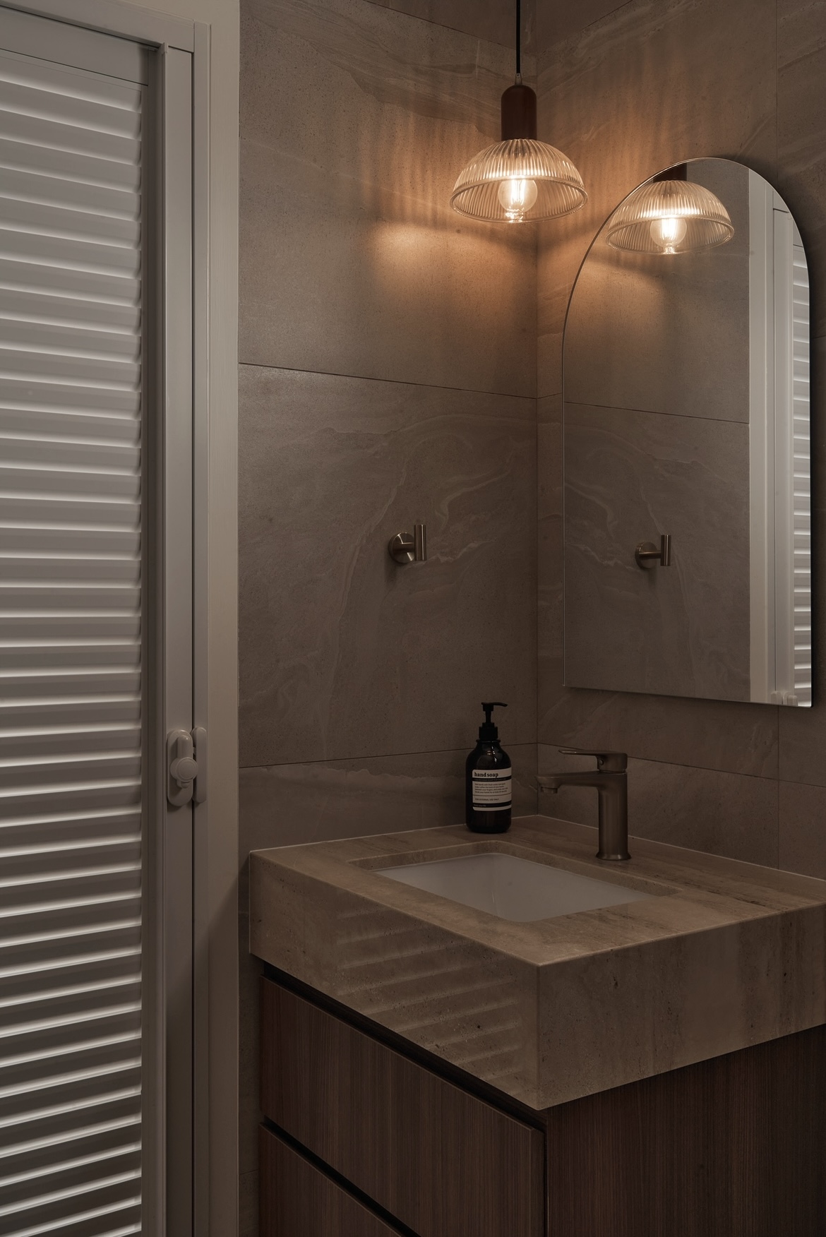 Travertine-Hotel-Bathroom-in-BTO